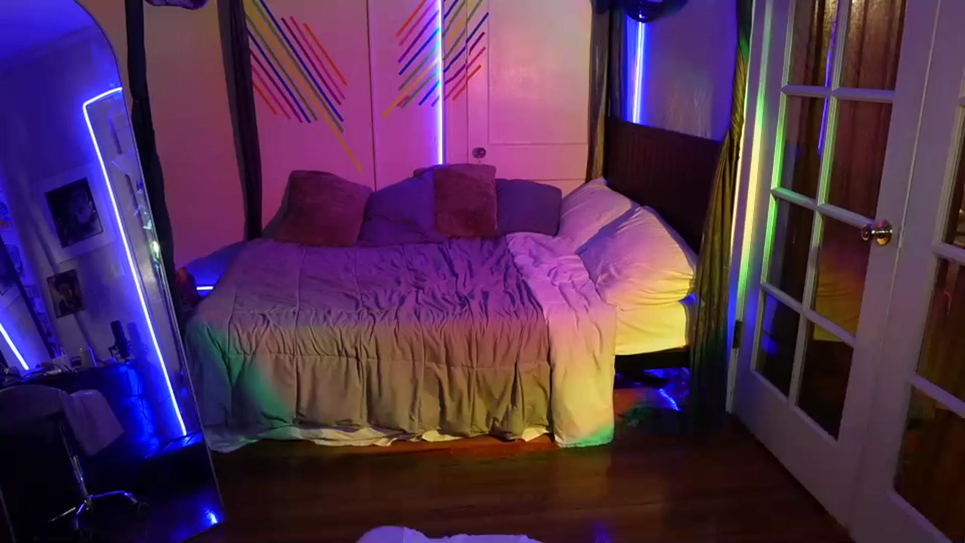 Gallery image thumbnail from Gia_Hill's myfreecams stream on, 10/29/2023, 03:51 image 9 of 20