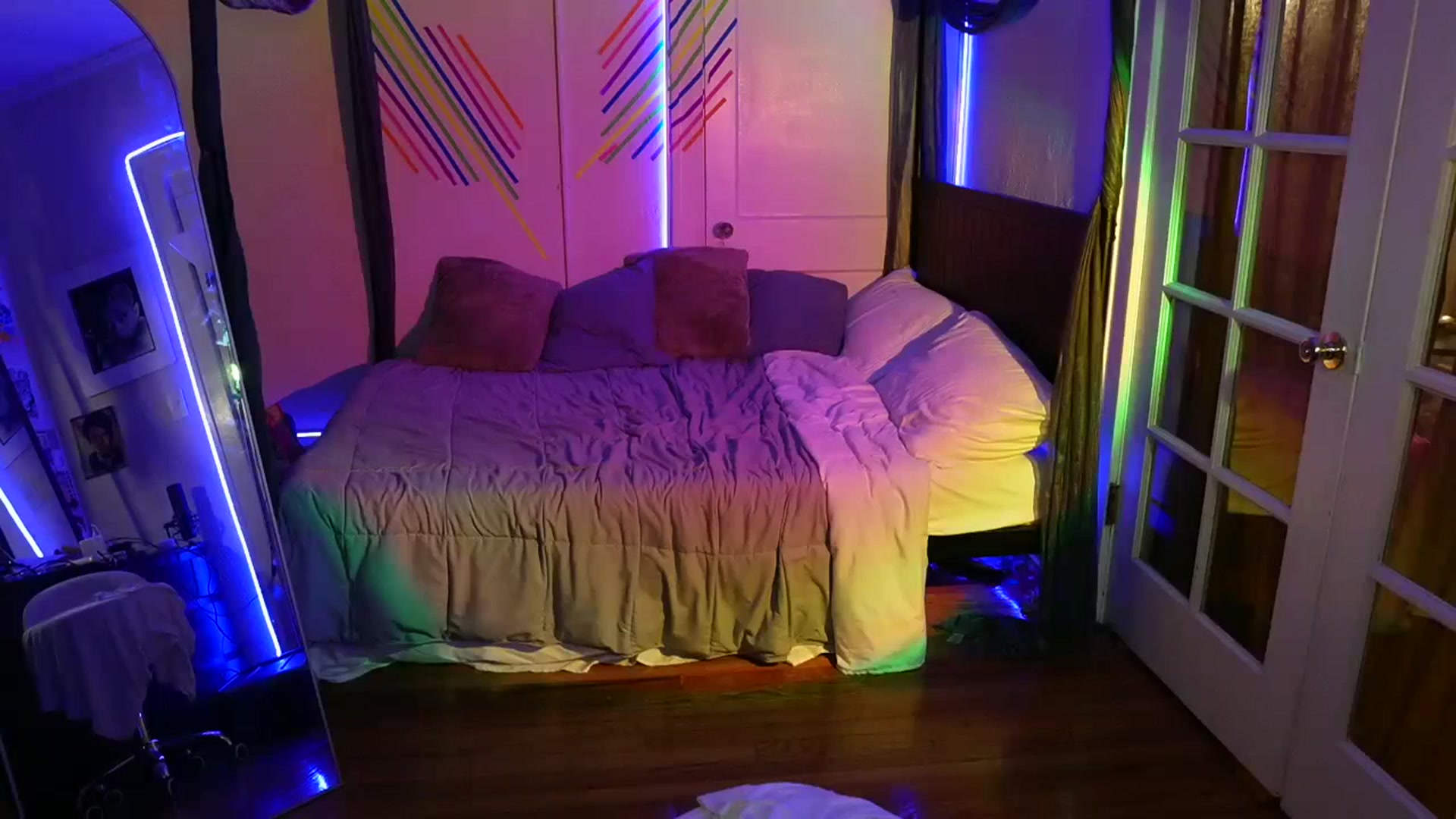 Gallery image thumbnail from Gia_Hill's myfreecams stream on, 10/29/2023, 03:51 image 1 of 20