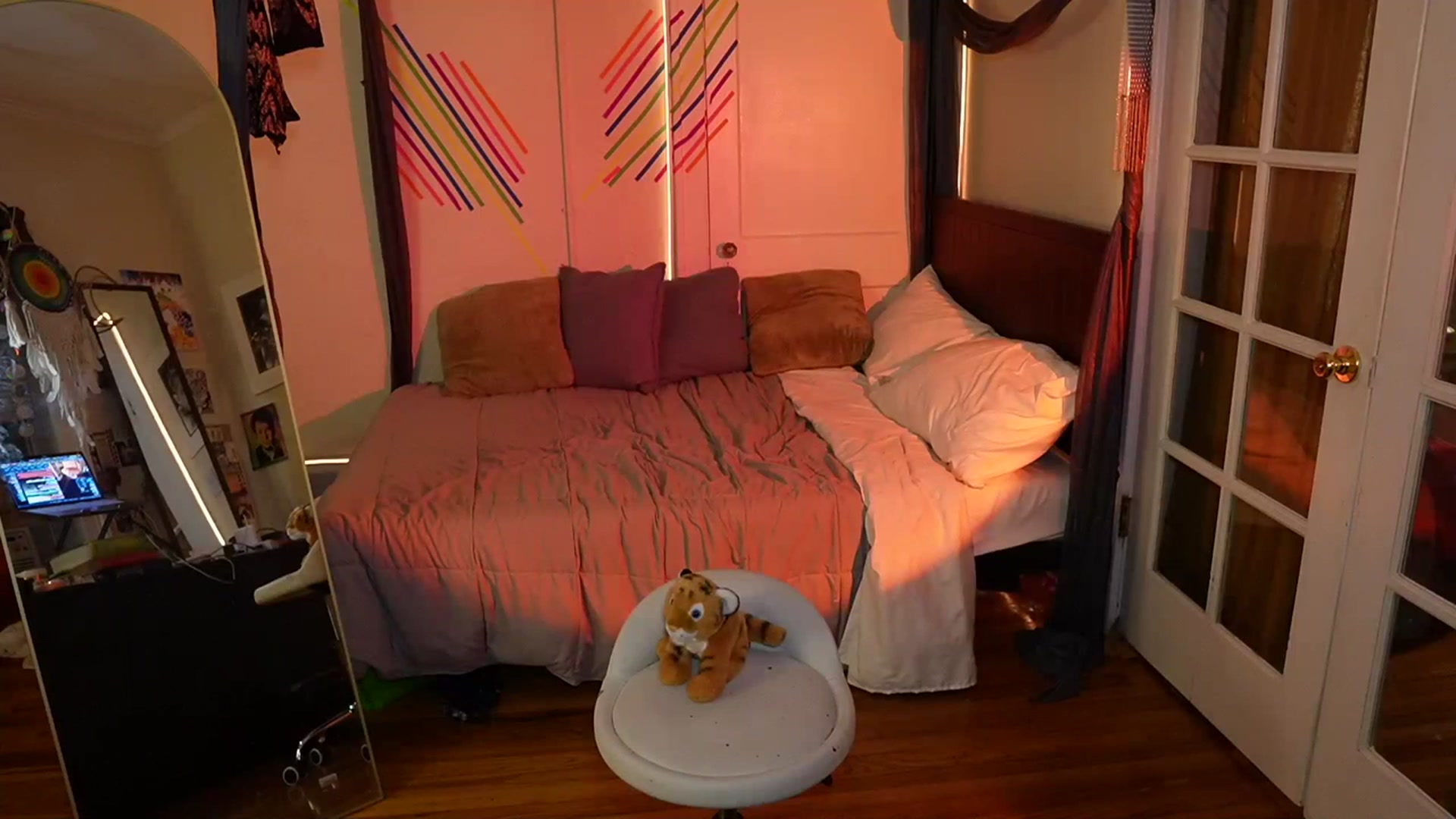 Gallery image thumbnail from Gia_Hill's myfreecams stream on, 10/31/2023, 02:19 image 7 of 20