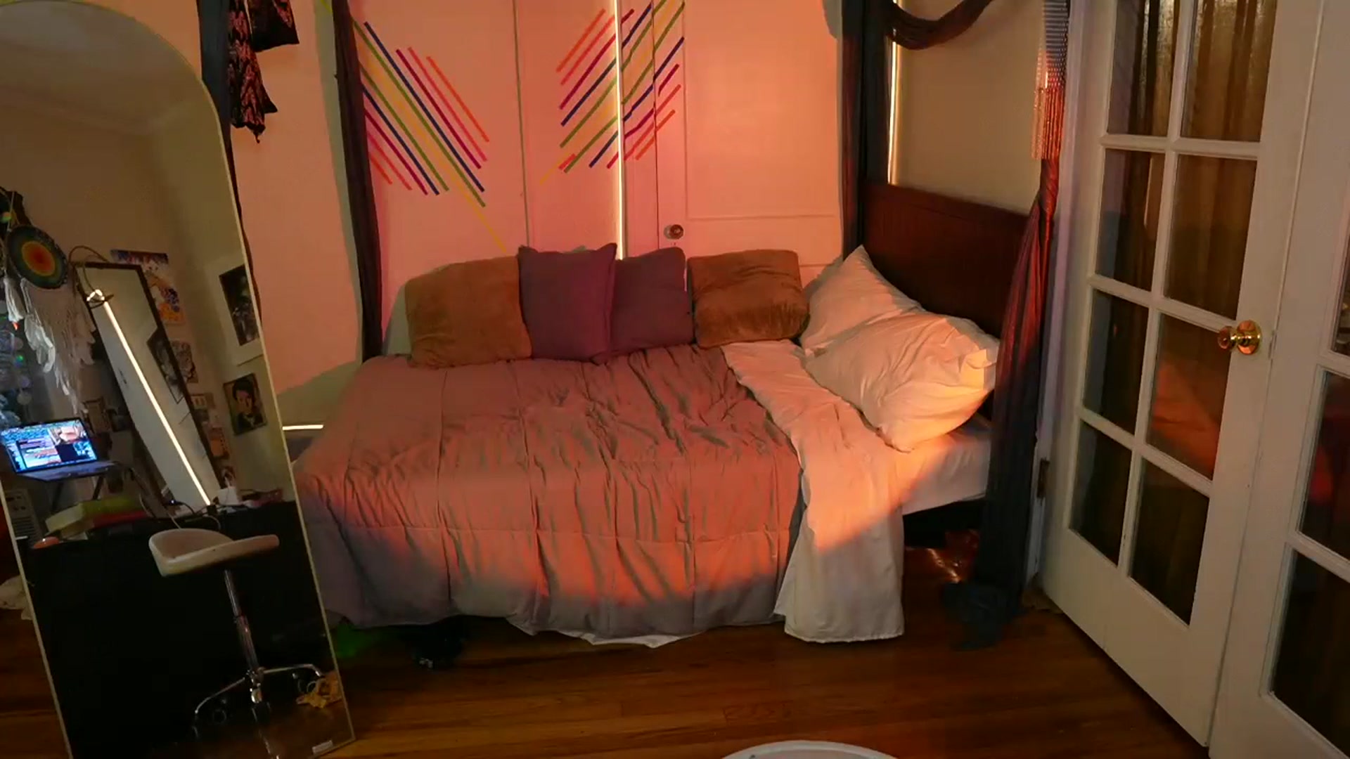 Gallery image thumbnail from Gia_Hill's myfreecams stream on, 10/31/2023, 04:09 image 16 of 20