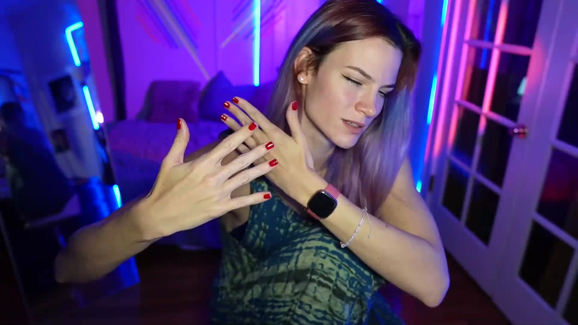 Gallery image thumbnail from Gia_Hill's myfreecams stream on, 11/03/2023, 23:48 image 5 of 20