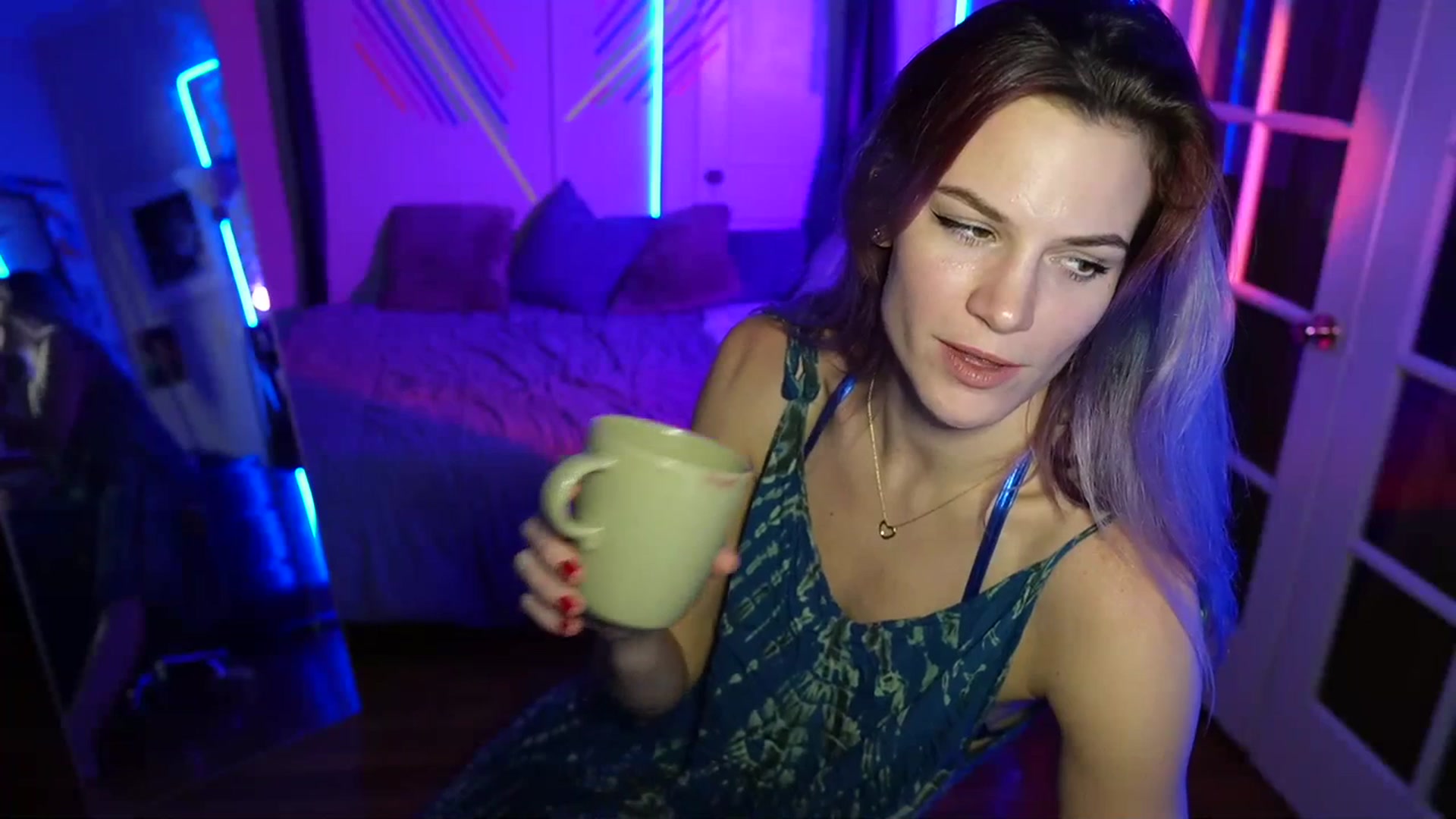 Gallery image thumbnail from Gia_Hill's myfreecams stream on, 11/04/2023, 01:49 image 4 of 20
