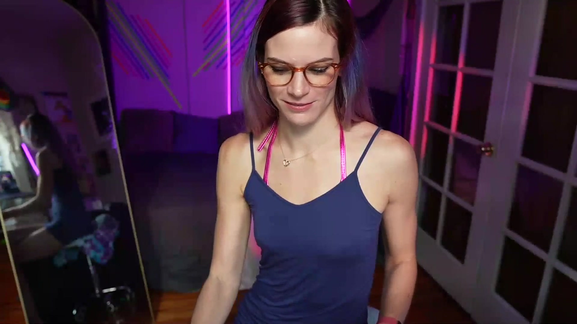 Gallery image thumbnail from Gia_Hill's myfreecams stream on, 11/07/2023, 22:15 image 6 of 20