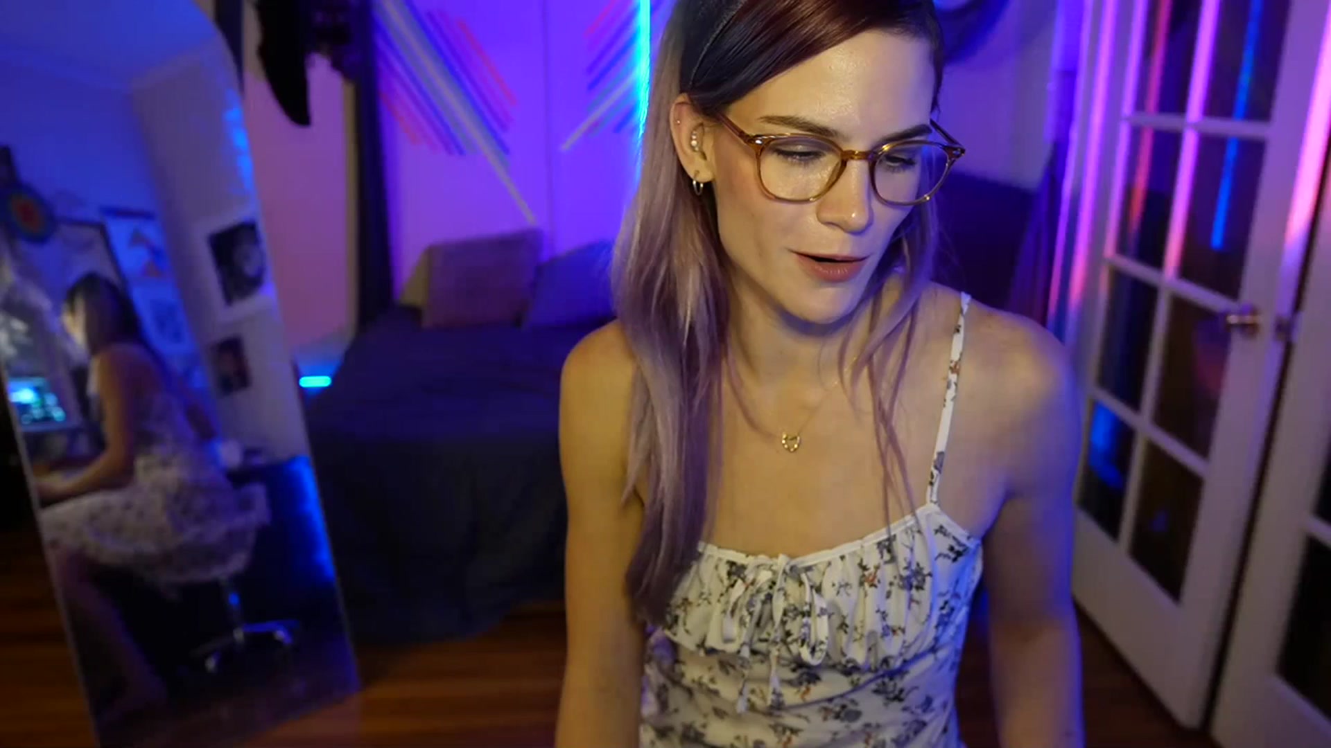 Gallery image thumbnail from Gia_Hill's myfreecams stream on, 11/10/2023, 24:29 image 1 of 20