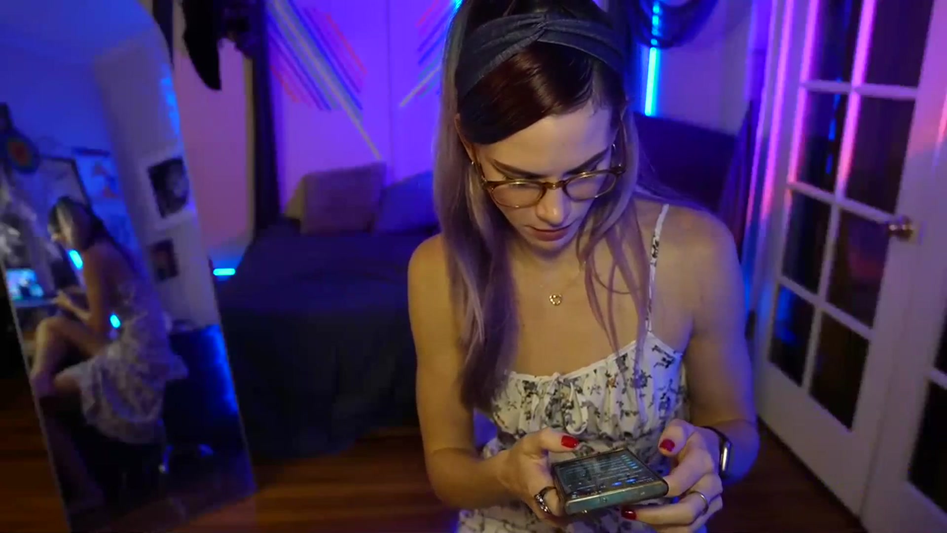Gallery image thumbnail from Gia_Hill's myfreecams stream on, 11/10/2023, 24:29 image 7 of 20