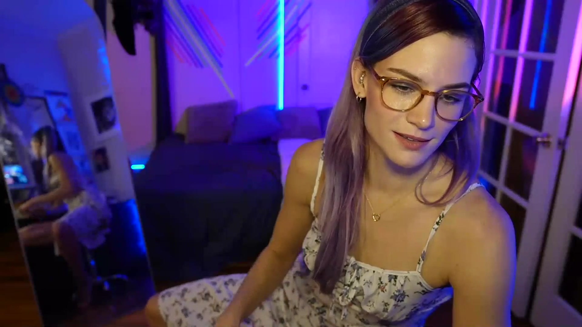Gallery image thumbnail from Gia_Hill's myfreecams stream on, 11/10/2023, 24:29 image 4 of 20