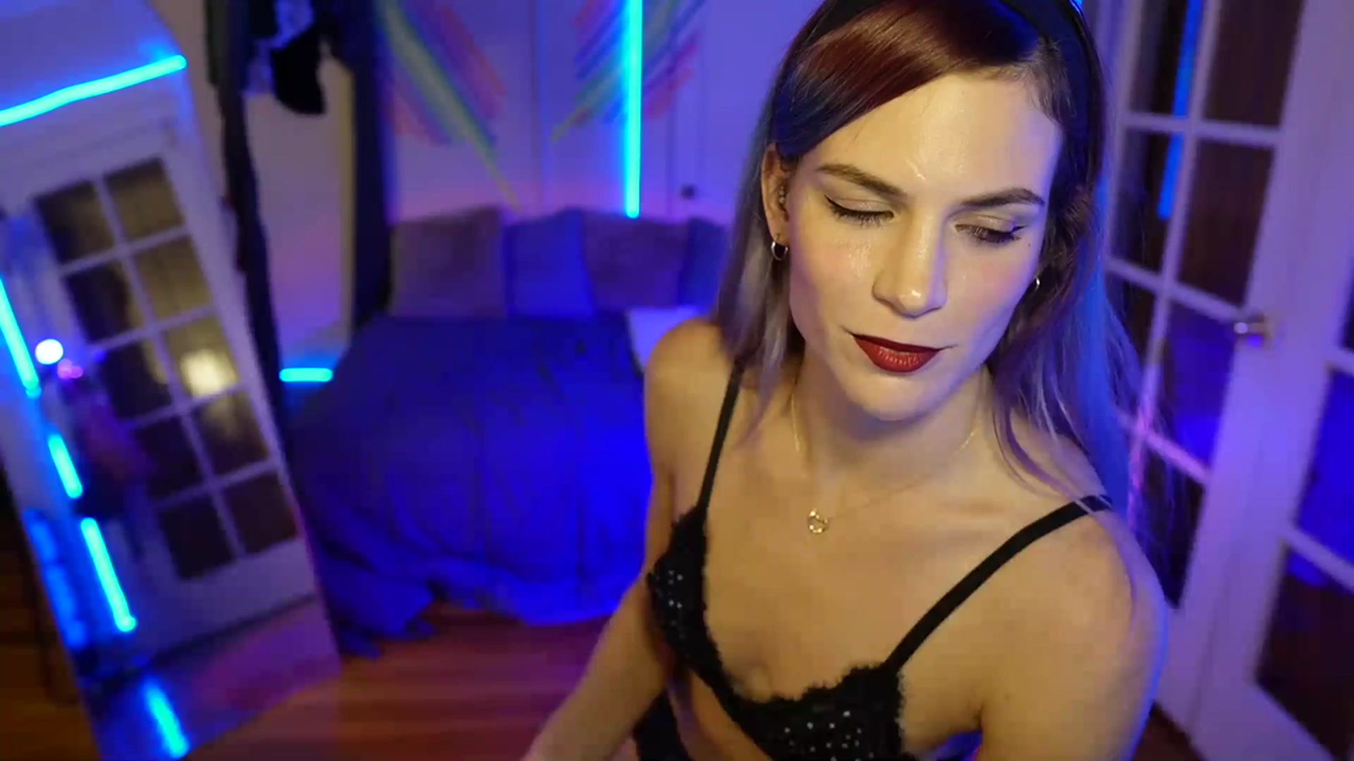 Gallery image thumbnail from Gia_Hill's myfreecams stream on, 11/14/2023, 03:00 image 14 of 20