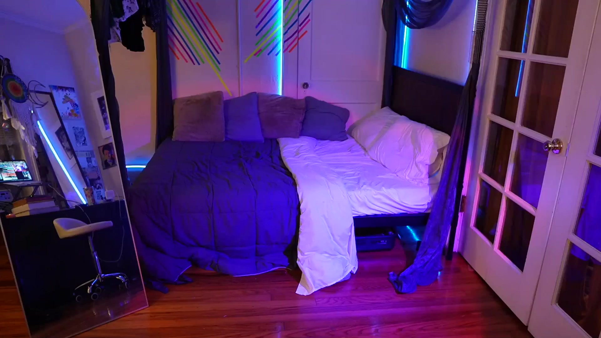 Gallery image thumbnail from Gia_Hill's myfreecams stream on, 11/14/2023, 03:00 image 11 of 20