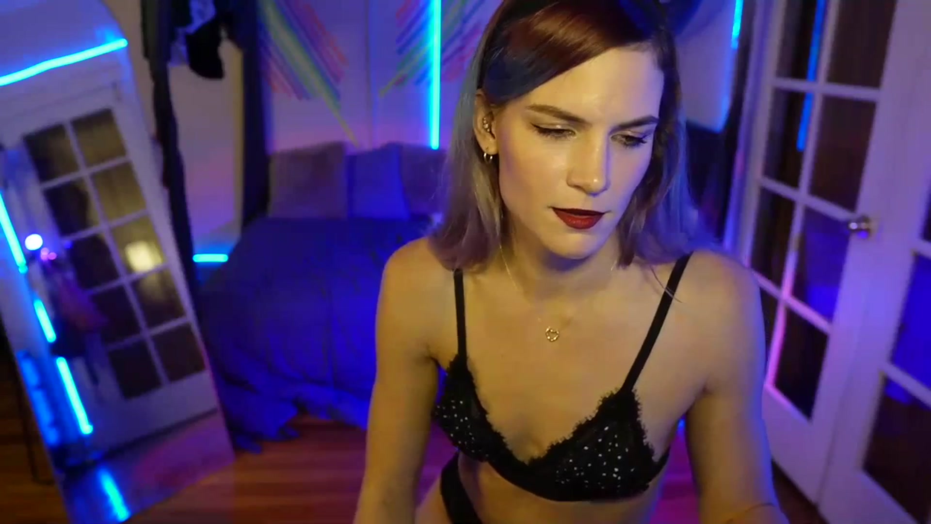 Gallery image thumbnail from Gia_Hill's myfreecams stream on, 11/14/2023, 03:00 image 16 of 20