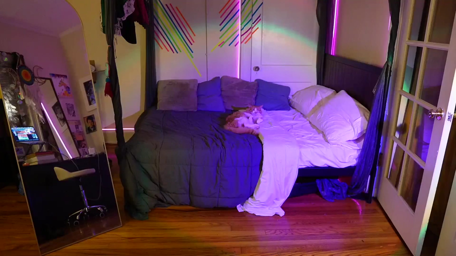 Gallery image thumbnail from Gia_Hill's myfreecams stream on, 11/16/2023, 02:26 image 9 of 20
