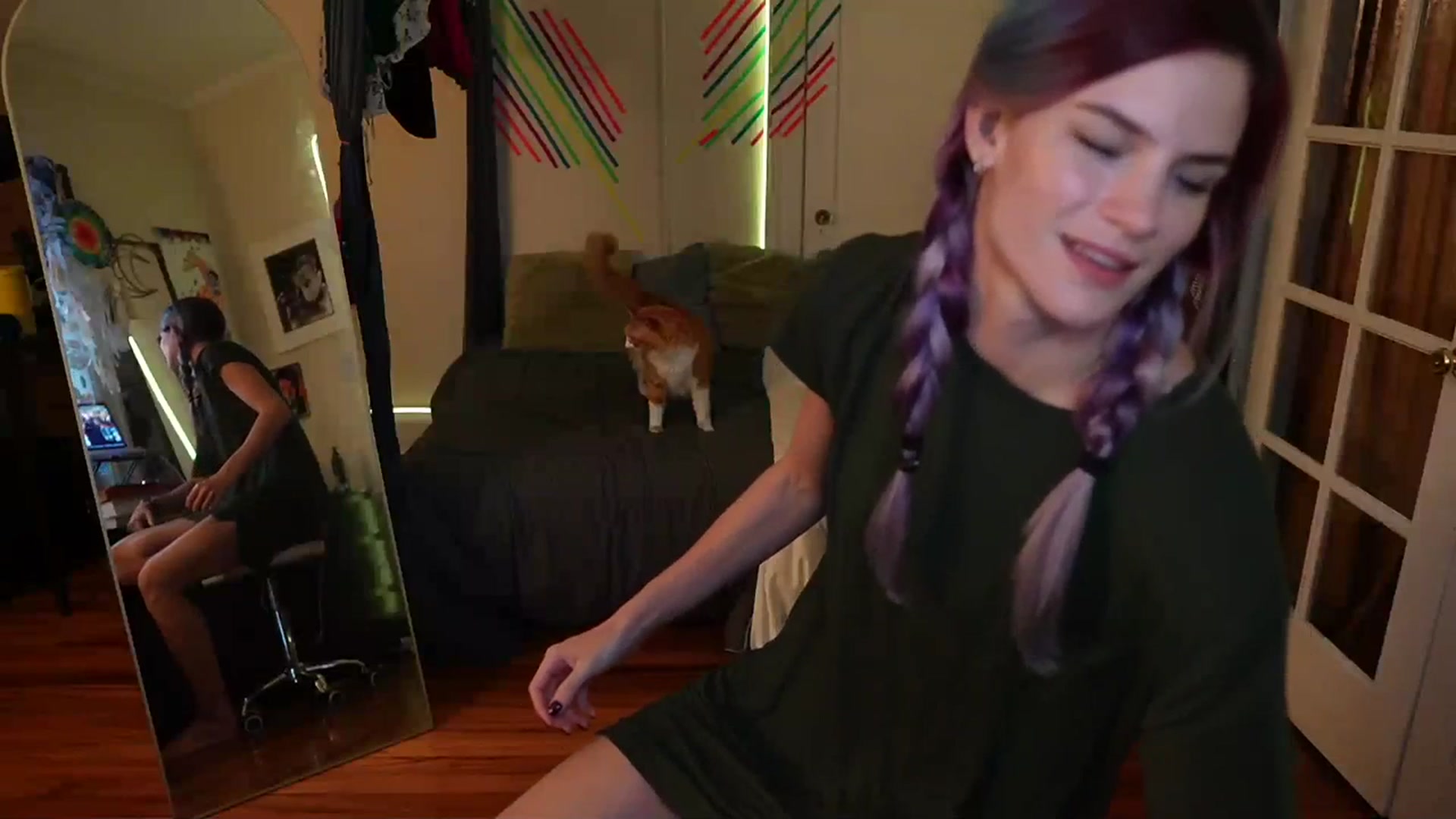 Gallery image thumbnail from Gia_Hill's myfreecams stream on, 11/16/2023, 22:08 image 19 of 20