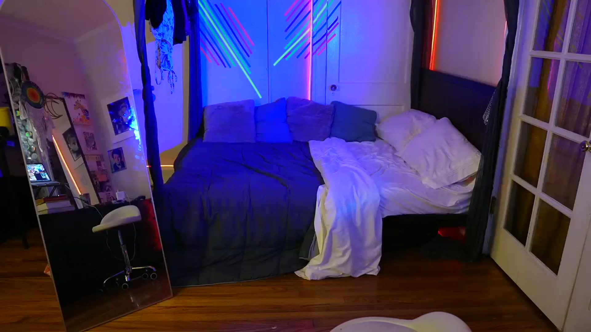 Gallery image thumbnail from Gia_Hill's myfreecams stream on, 11/18/2023, 01:24 image 18 of 20