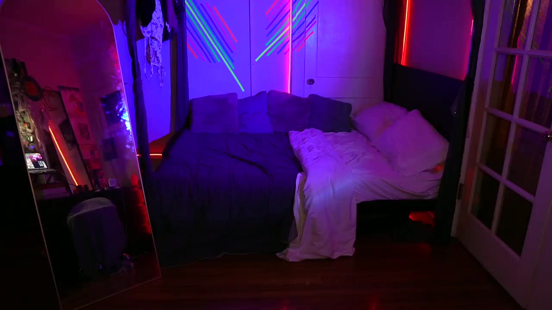 Gallery image thumbnail from Gia_Hill's myfreecams stream on, 11/18/2023, 03:37 image 18 of 20
