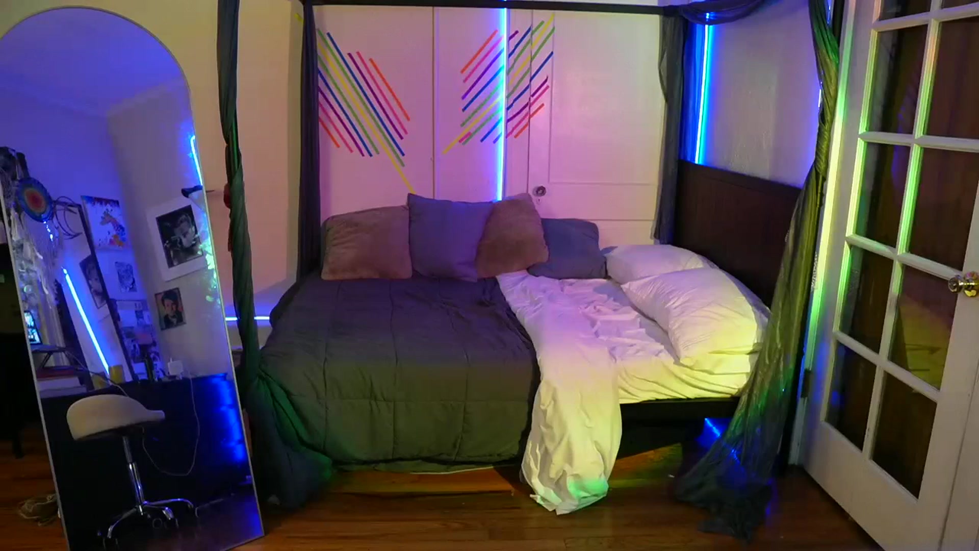Gallery image thumbnail from Gia_Hill's myfreecams stream on, 11/19/2023, 01:12 image 2 of 20