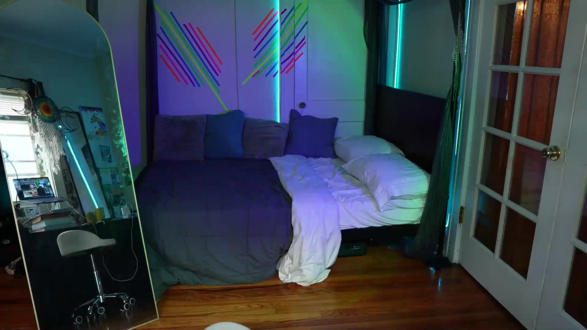 Gallery image thumbnail from Gia_Hill's myfreecams stream on, 11/21/2023, 21:19 image 7 of 20