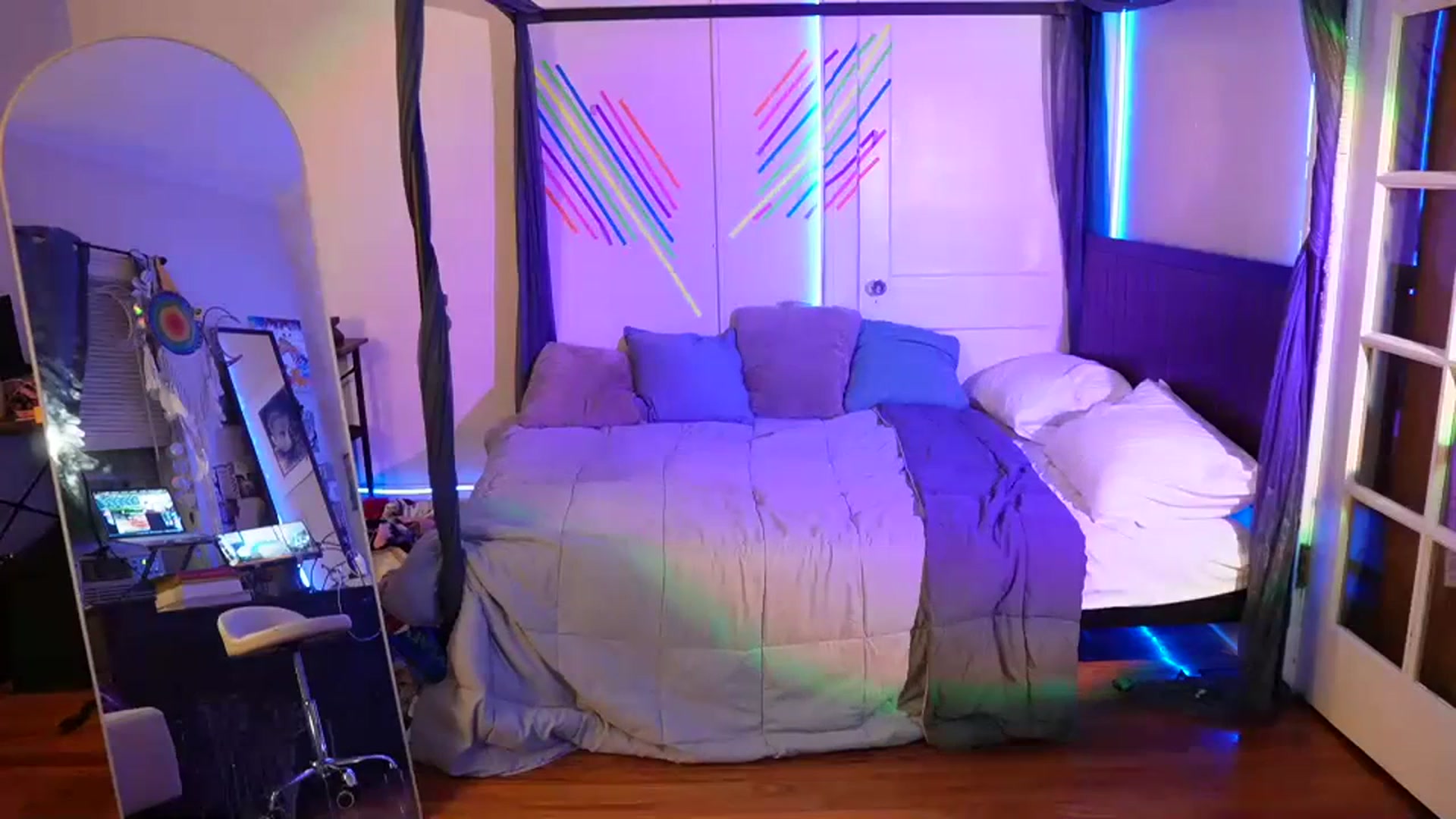 Gallery image thumbnail from Gia_Hill's myfreecams stream on, 01/11/2024, 04:16 image 20 of 20