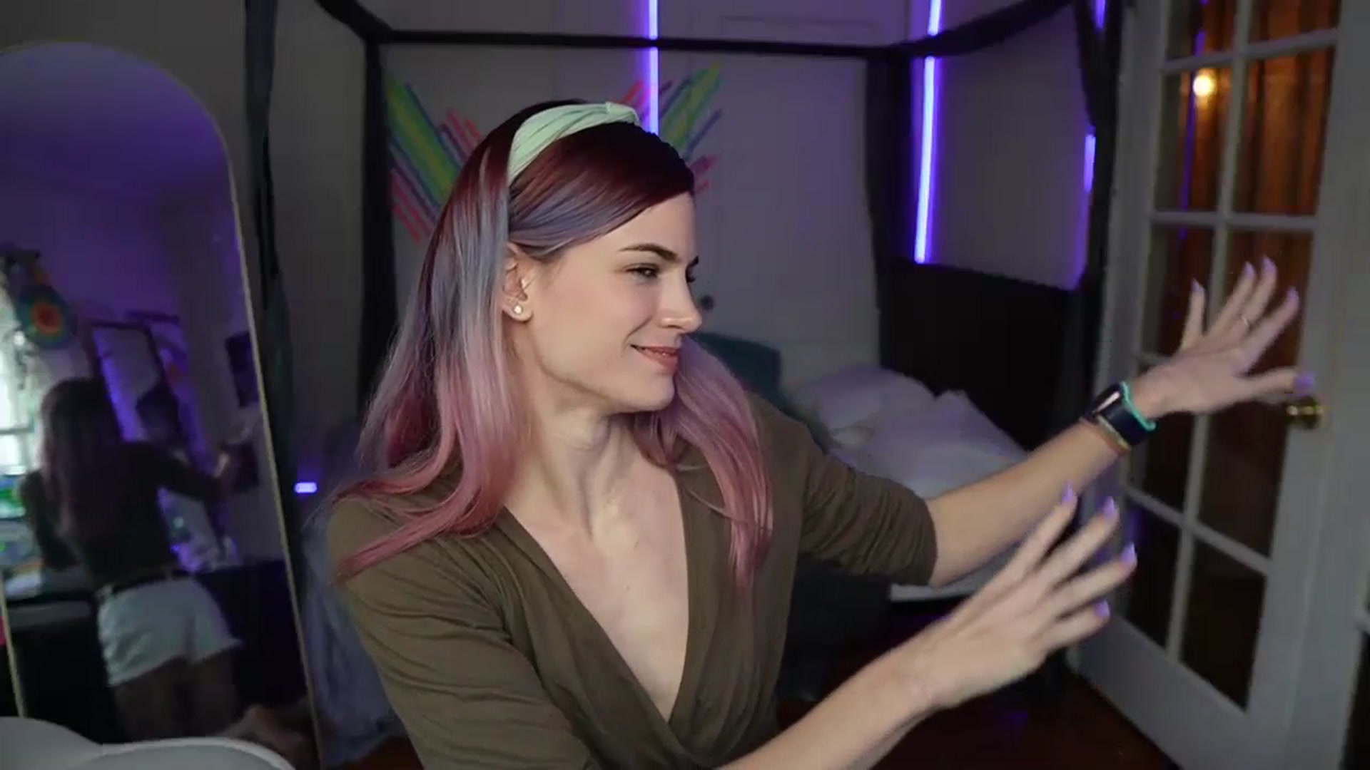 Gallery image thumbnail from Gia_Hill's myfreecams stream on, 01/11/2024, 22:25 image 14 of 20