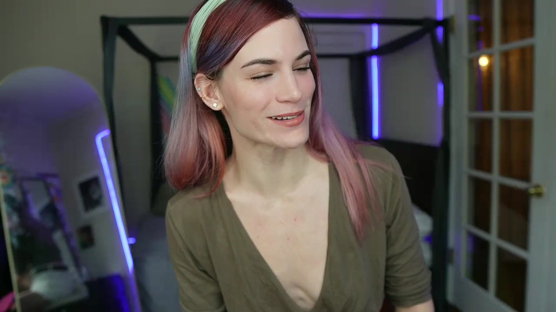 Gallery image thumbnail from Gia_Hill's myfreecams stream on, 01/11/2024, 22:25 image 6 of 20