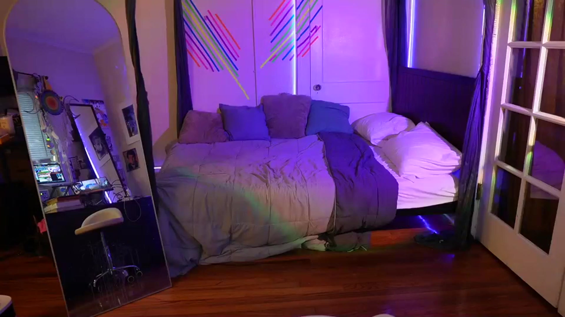 Gallery image thumbnail from Gia_Hill's myfreecams stream on, 01/11/2024, 23:34 image 1 of 20