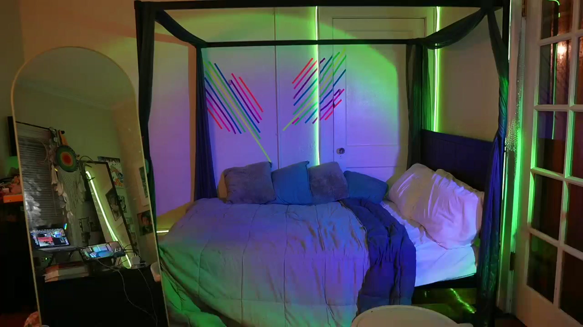 Gallery image thumbnail from Gia_Hill's myfreecams stream on, 01/15/2024, 24:51 image 12 of 20