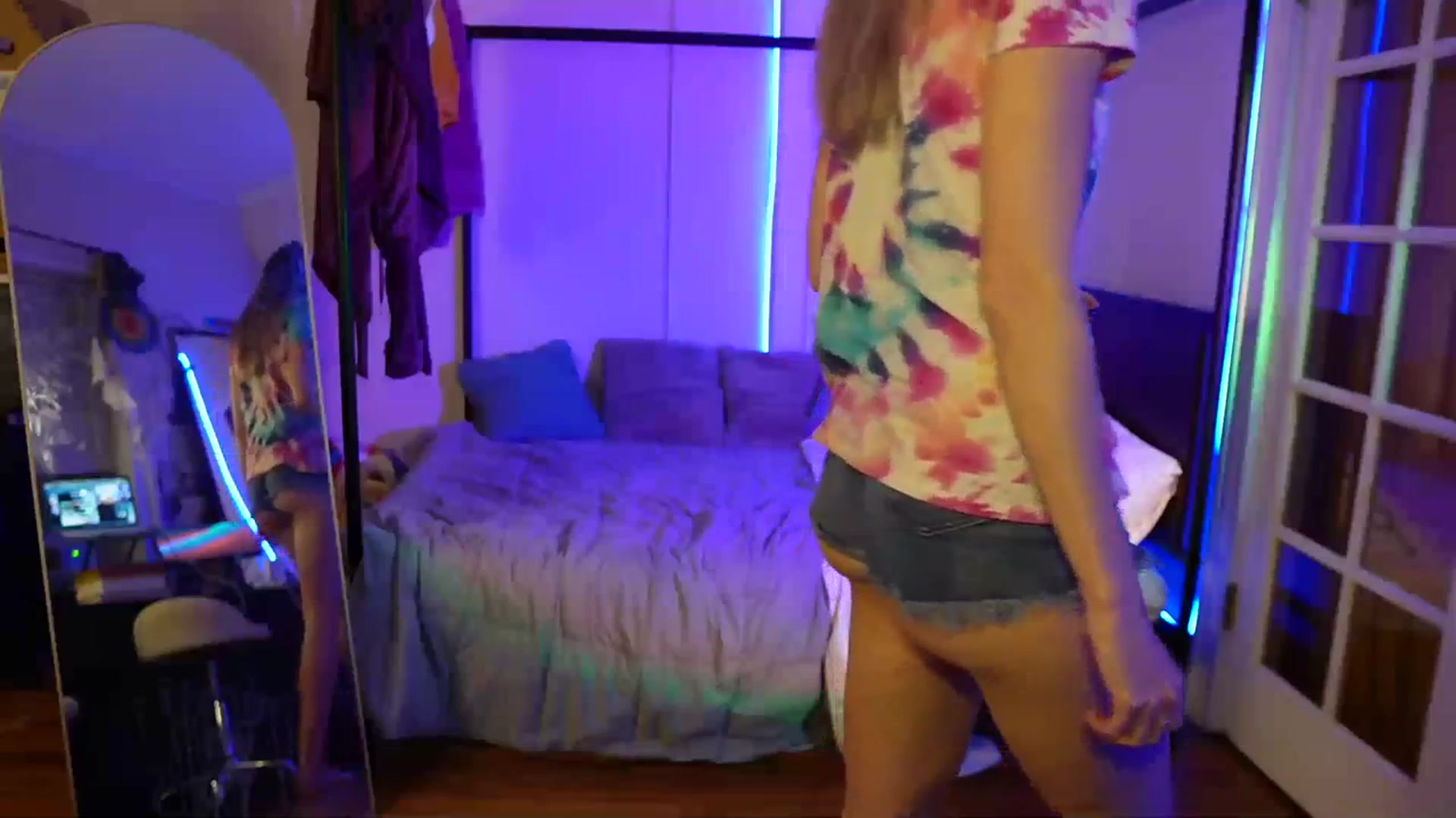 Gallery image thumbnail from Gia_Hill's myfreecams stream on, 01/27/2024, 03:14 image 6 of 20