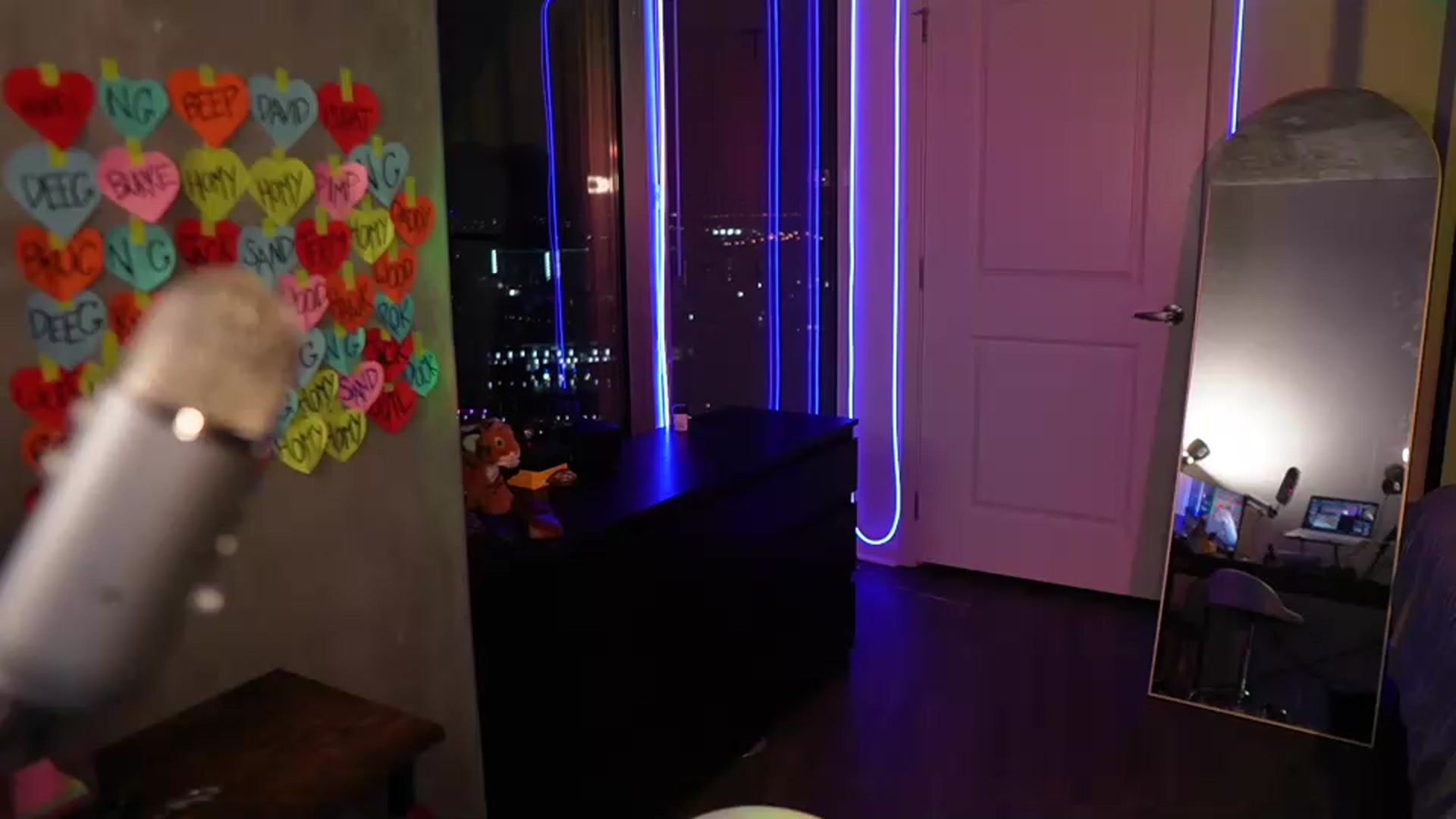 Gallery image thumbnail from Gia_Hill's myfreecams stream on, 02/10/2024, 03:32 image 15 of 20
