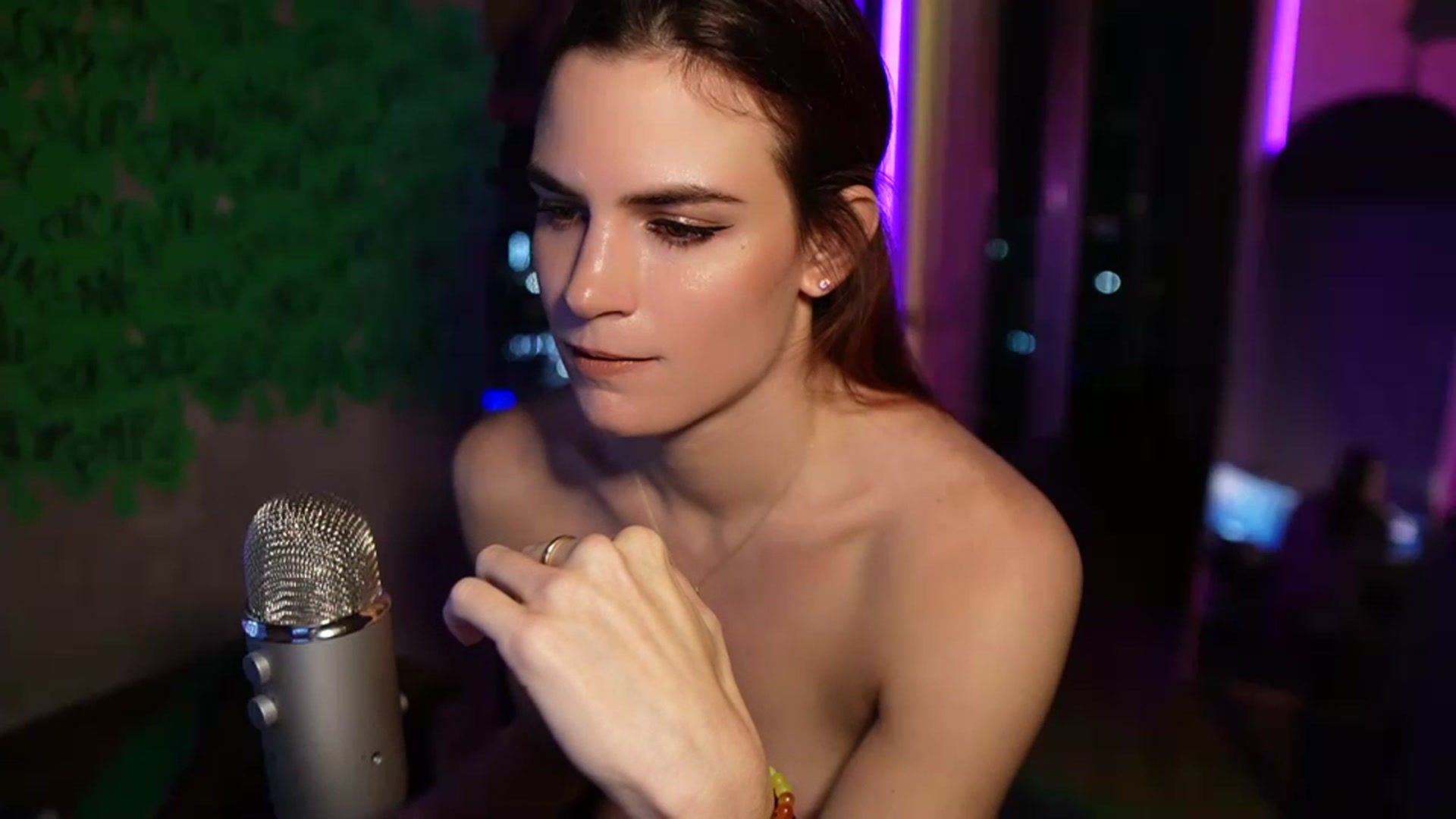 Gallery image thumbnail from Gia_Hill's myfreecams stream on, 03/05/2024, 04:12 image 20 of 20
