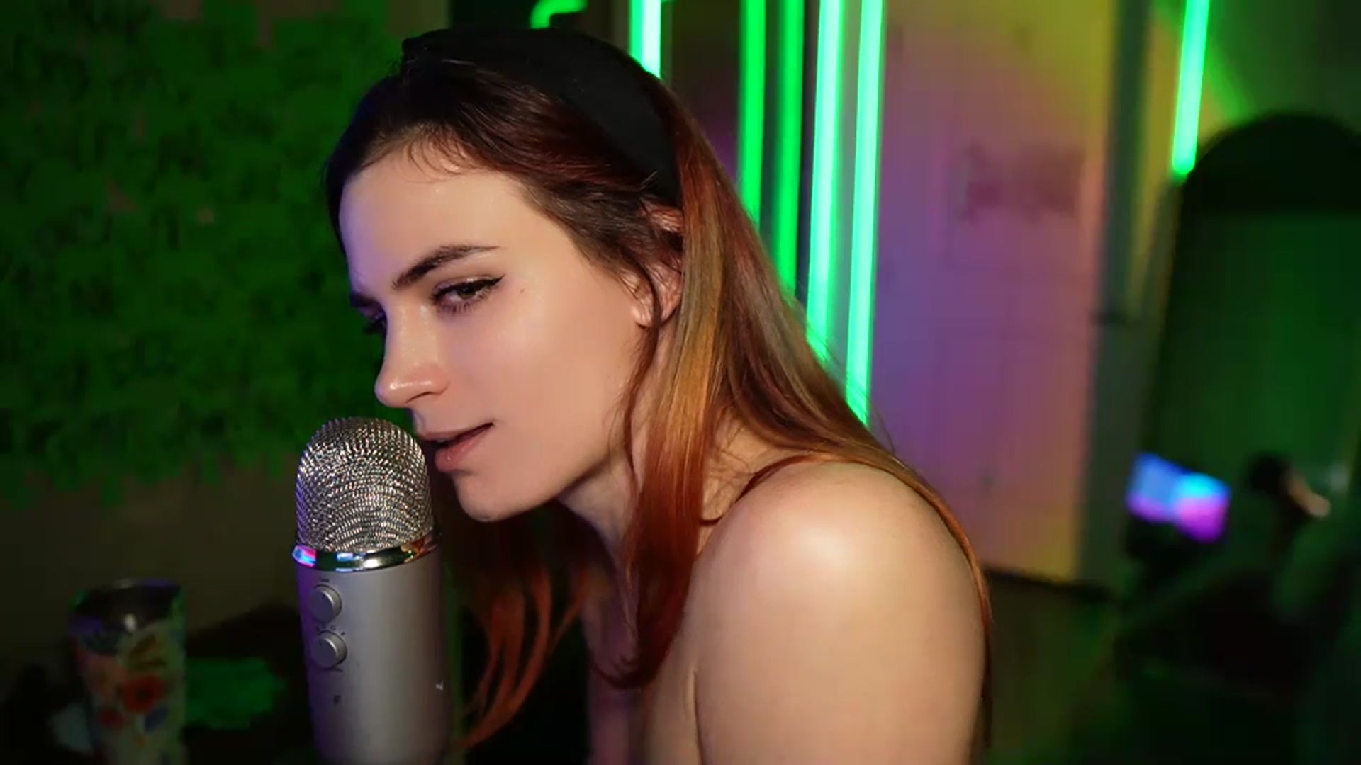 Gallery image thumbnail from Gia_Hill's myfreecams stream on, 03/07/2024, 06:12 image 18 of 20