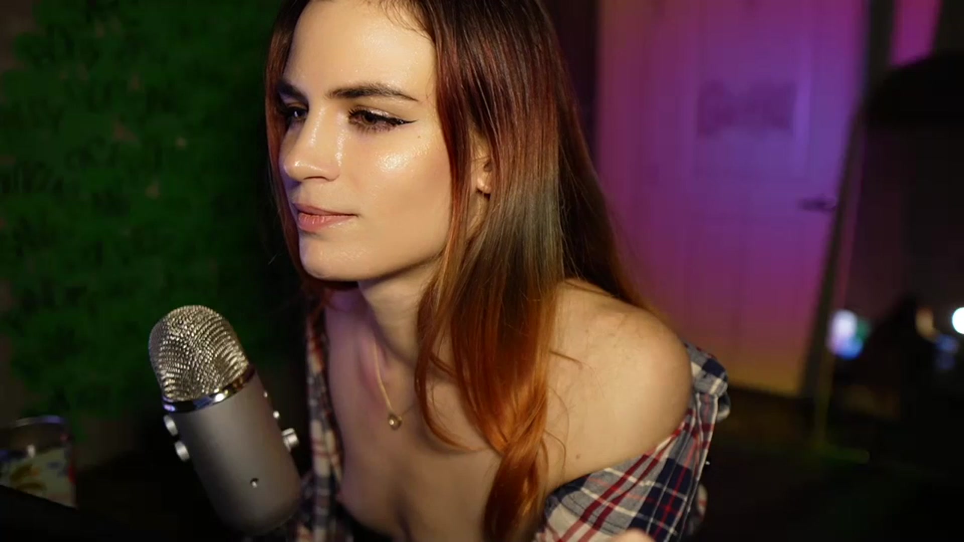 Gallery image thumbnail from Gia_Hill's myfreecams stream on, 03/12/2024, 03:31 image 4 of 20