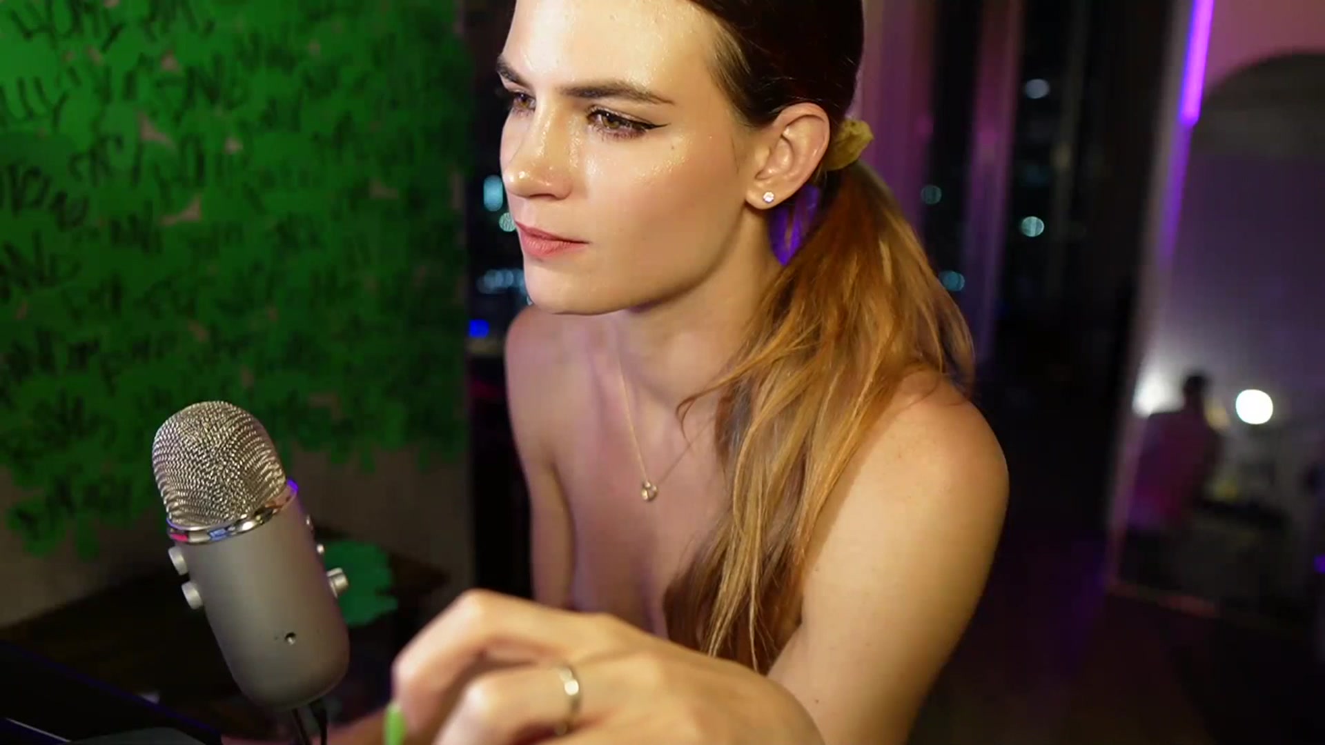 Gallery image thumbnail from Gia_Hill's myfreecams stream on, 03/19/2024, 02:28 image 7 of 20