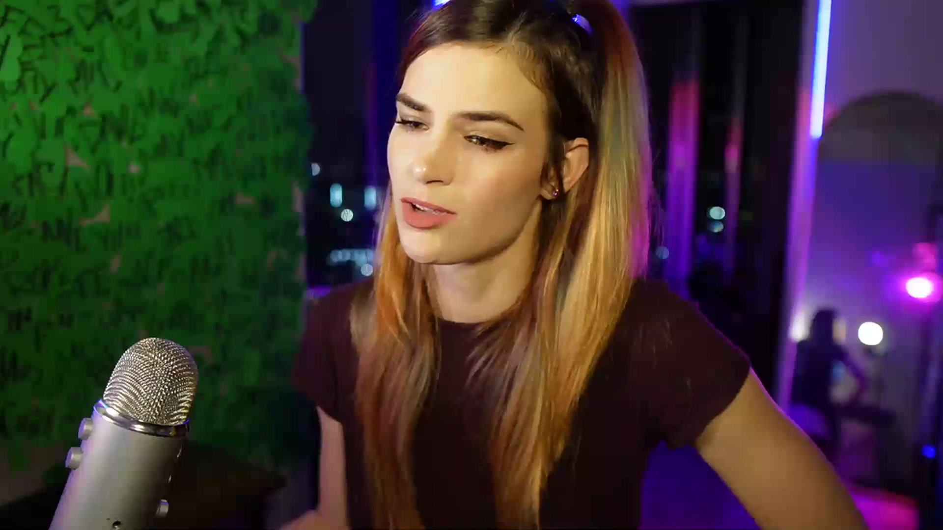 Gallery image thumbnail from Gia_Hill's myfreecams stream on, 03/21/2024, 02:41 image 1 of 20