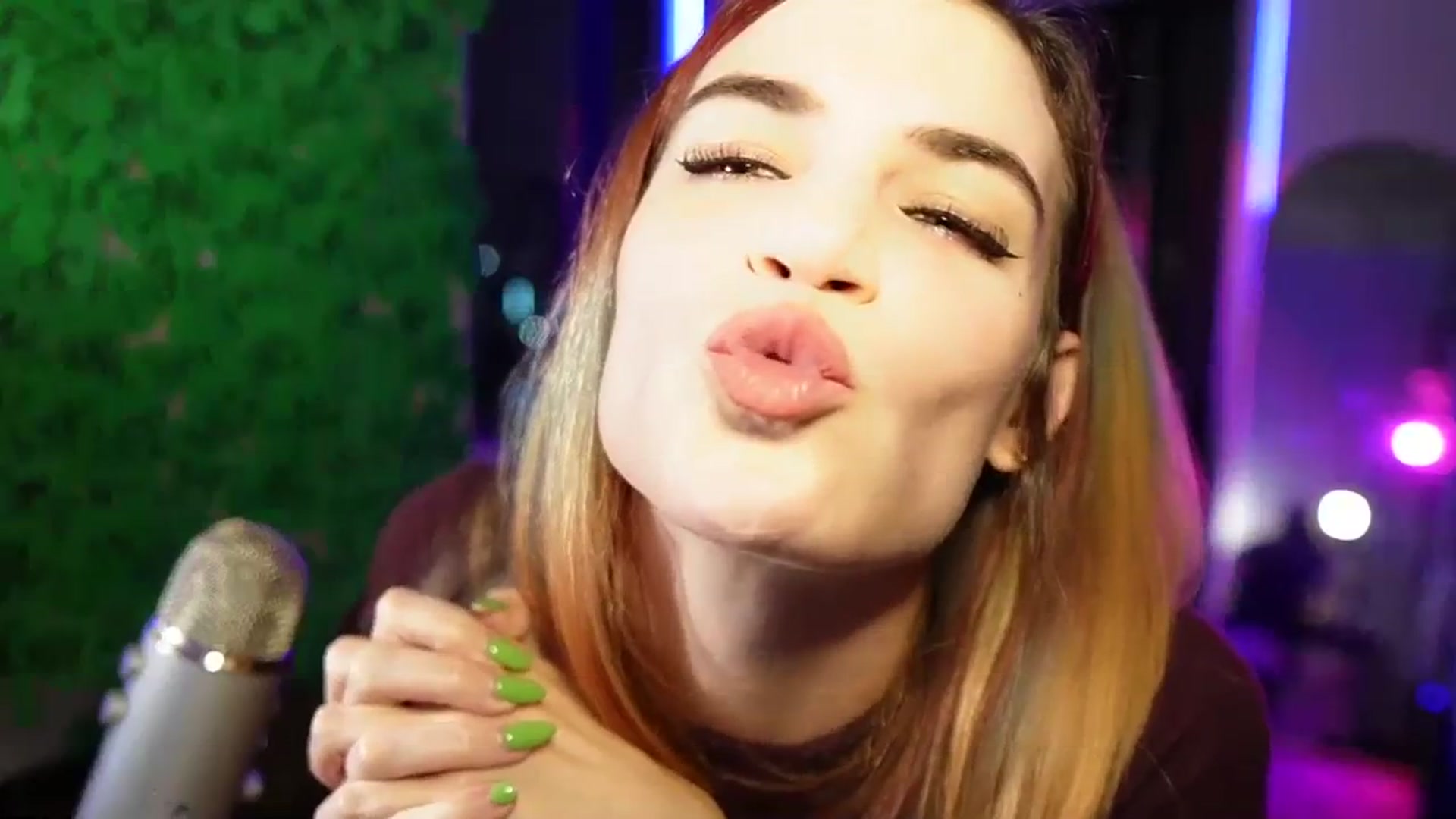Gallery image thumbnail from Gia_Hill's myfreecams stream on, 03/21/2024, 02:41 image 3 of 20