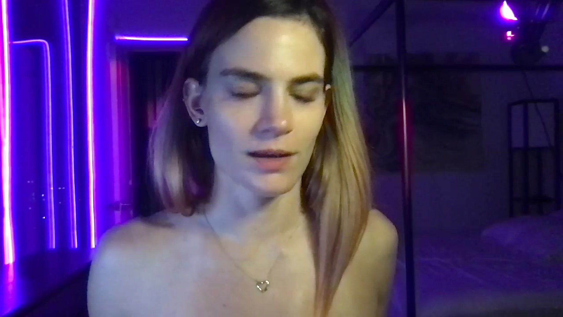 Gallery image thumbnail from Gia_Hill's myfreecams stream on, 03/21/2024, 04:13 image 19 of 20