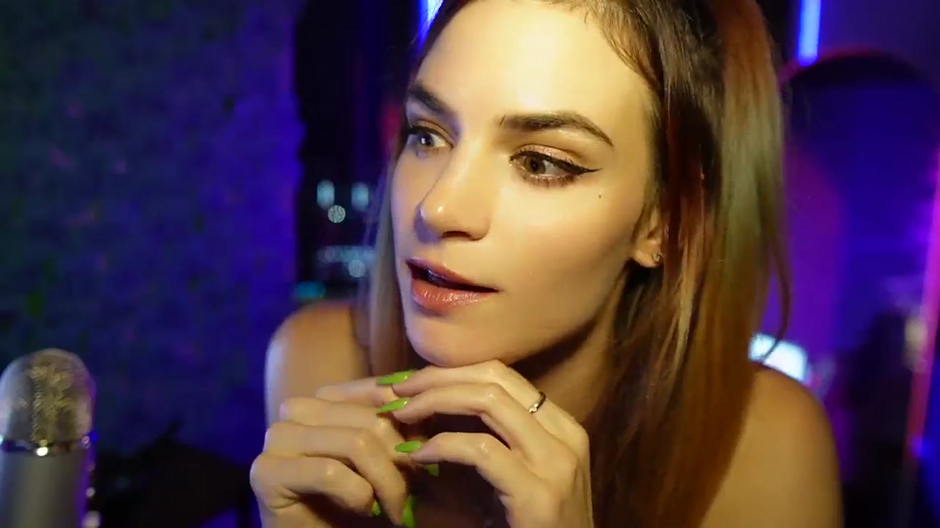 Gallery image thumbnail from Gia_Hill's myfreecams stream on, 03/21/2024, 04:13 image 14 of 20