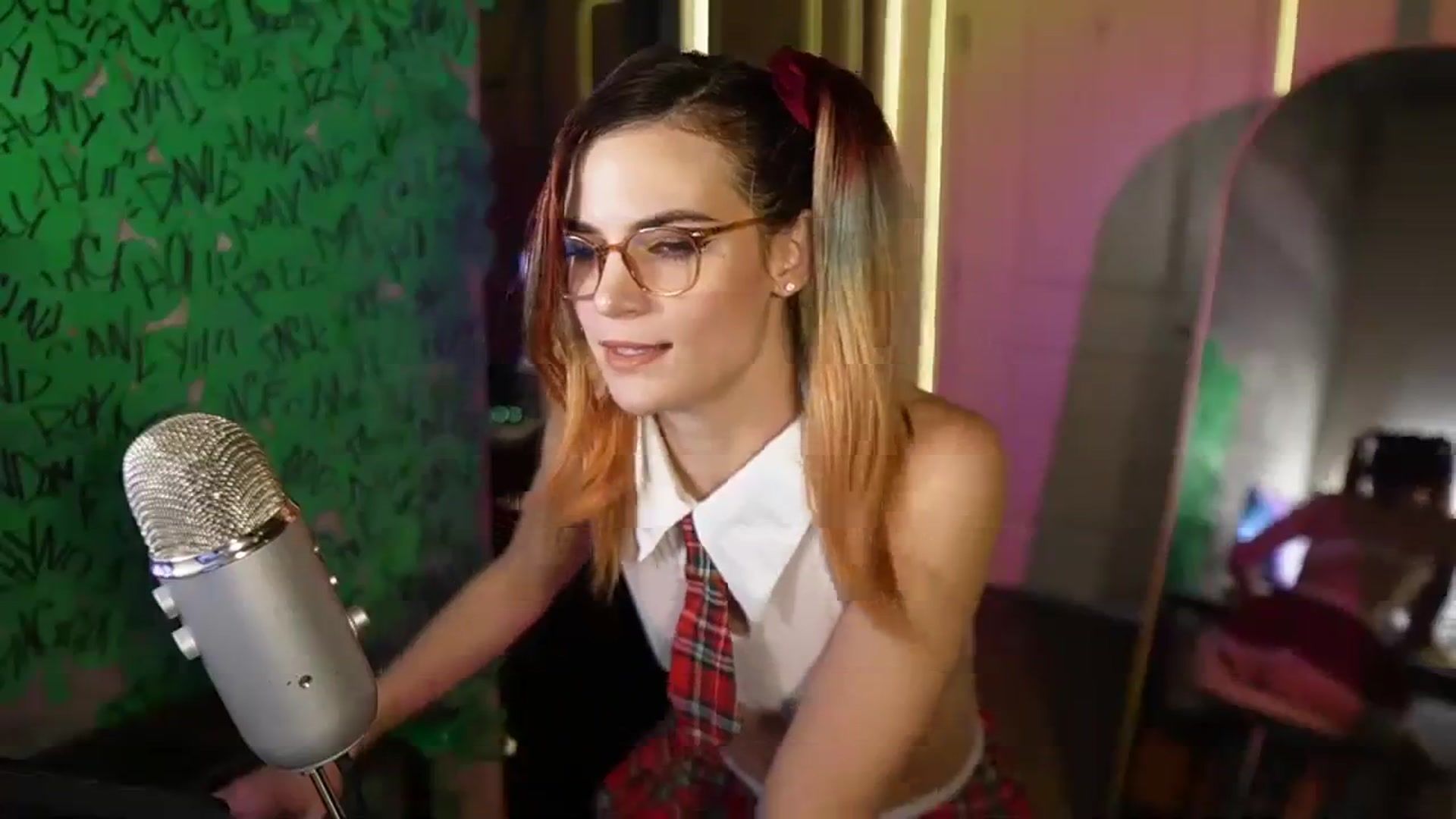 Gallery image thumbnail from Gia_Hill's myfreecams stream on, 03/24/2024, 02:11 image 20 of 20