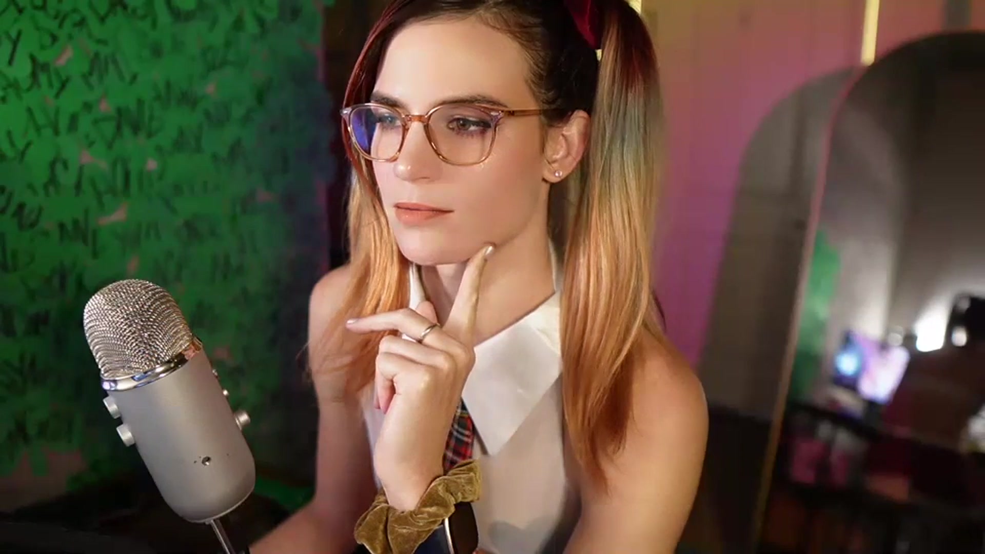 Gallery image thumbnail from Gia_Hill's myfreecams stream on, 03/24/2024, 02:11 image 13 of 20