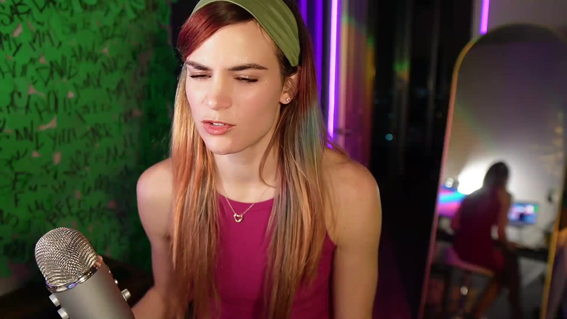Gallery image thumbnail from Gia_Hill's myfreecams stream on, 03/26/2024, 04:15 image 4 of 20