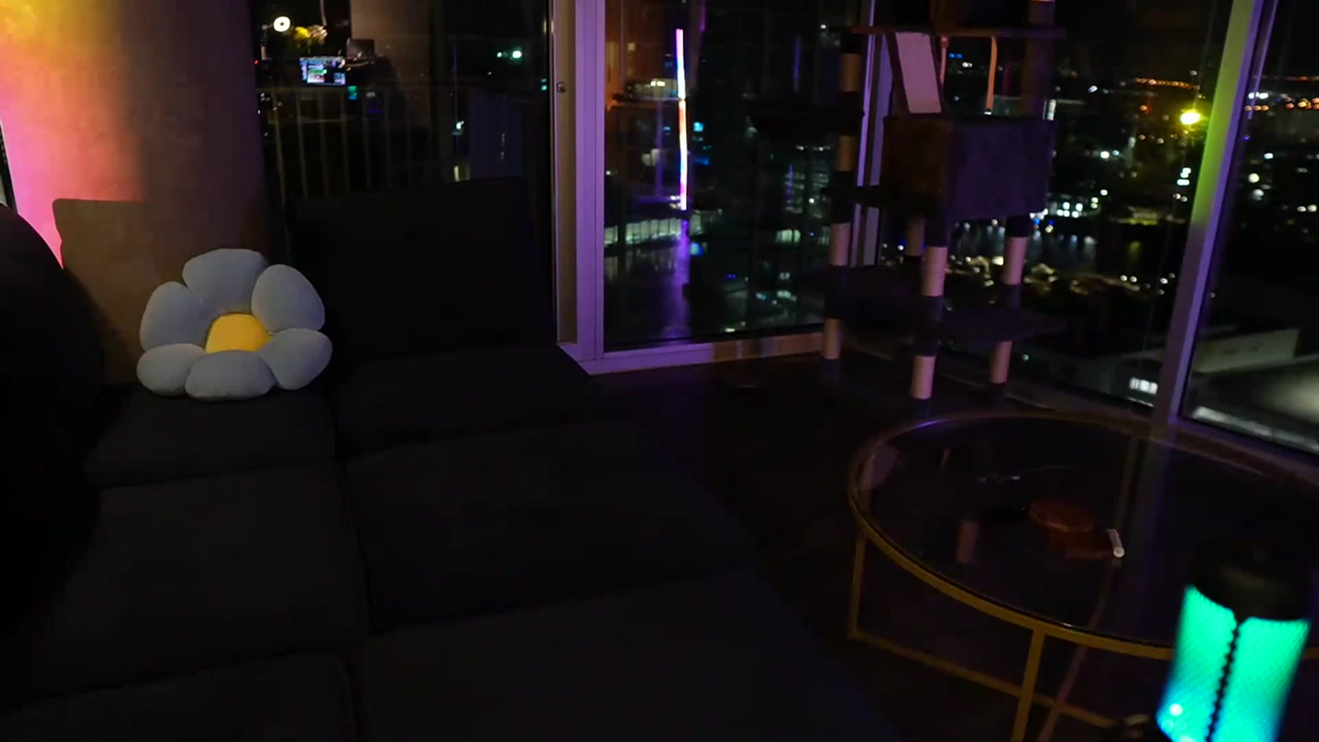 Gallery image thumbnail from Gia_Hill's myfreecams stream on, 04/11/2024, 03:34 image 3 of 20