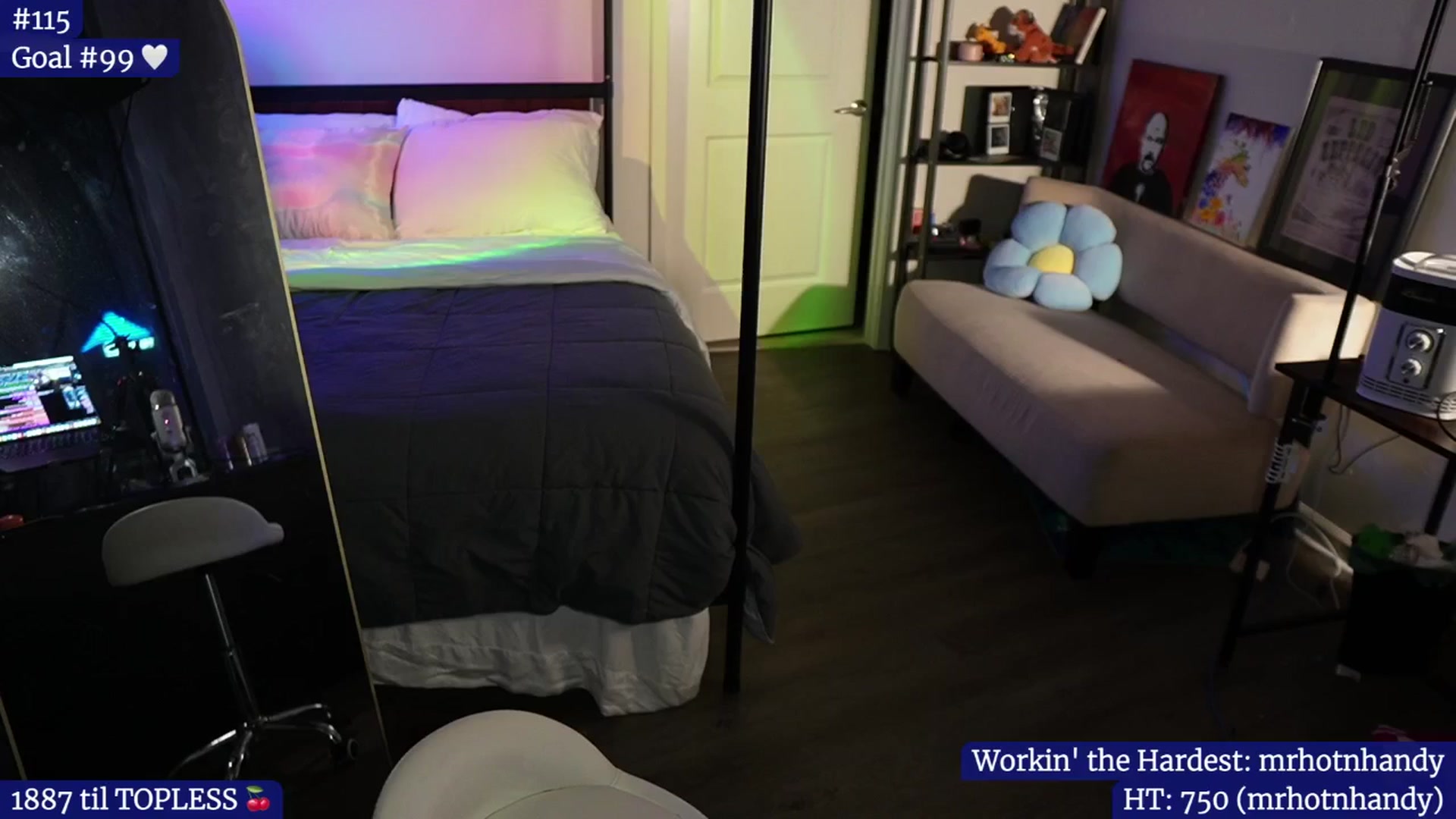 Gallery image thumbnail from Gia_Hill's myfreecams stream on, 04/23/2024, 04:56 image 12 of 20