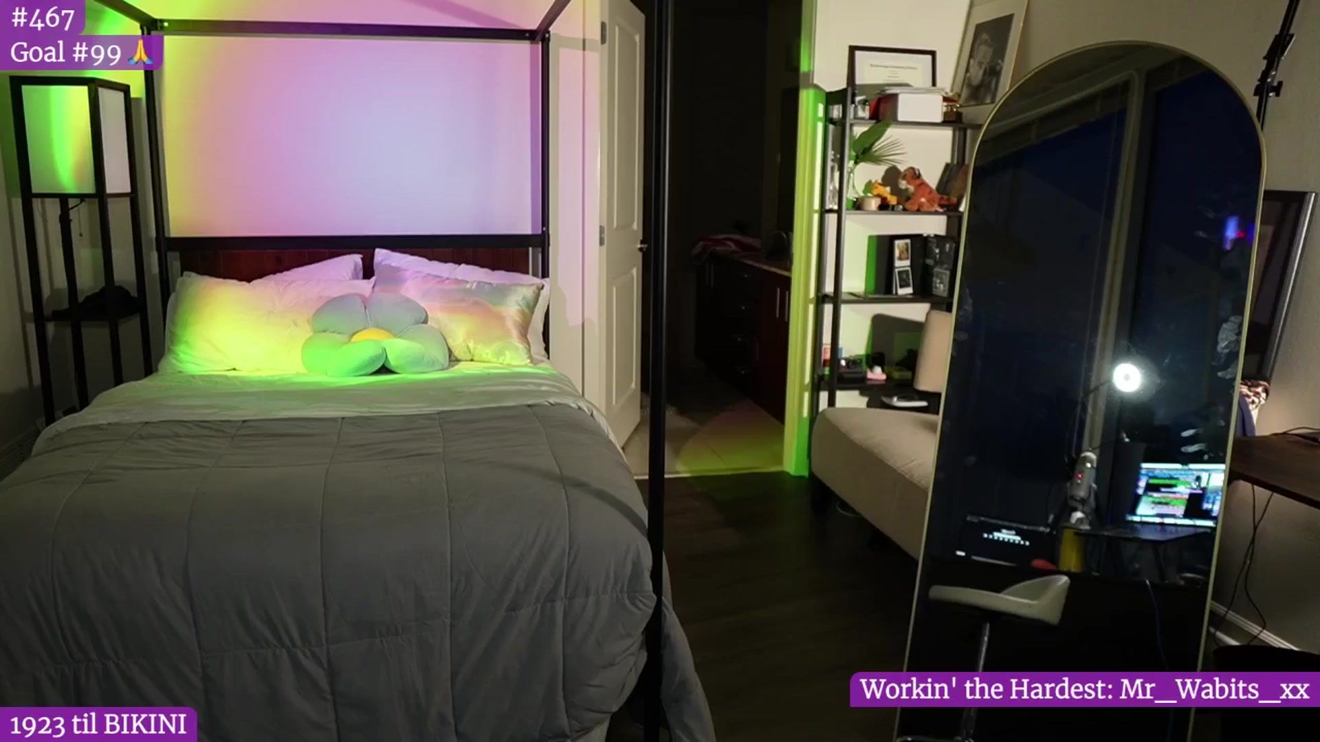 Gallery image thumbnail from Gia_Hill's myfreecams stream on, 05/03/2024, 03:25 image 1 of 20