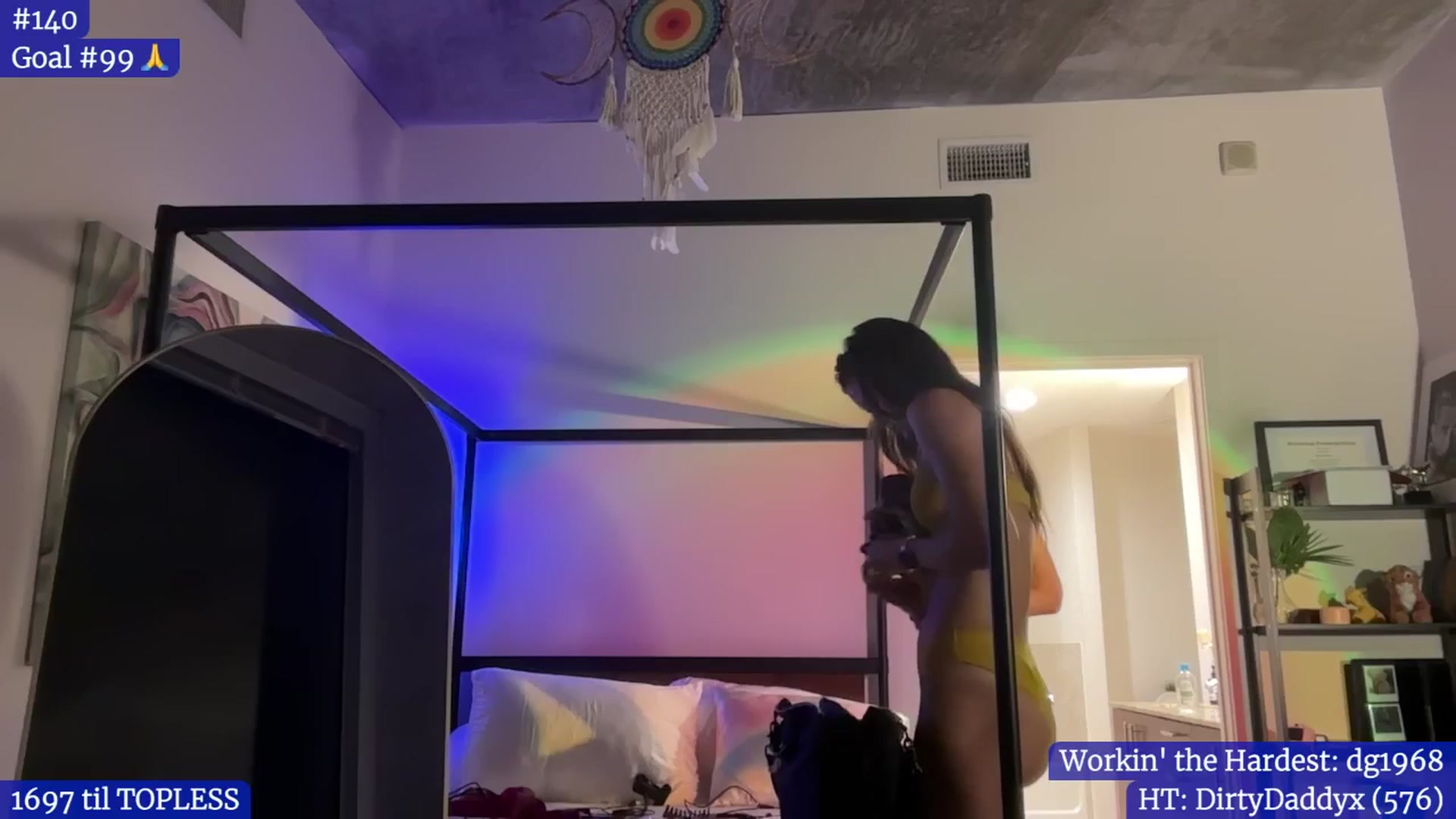 Gallery image thumbnail from Gia_Hill's myfreecams stream on, 07/11/2024, 02:51 image 1 of 20