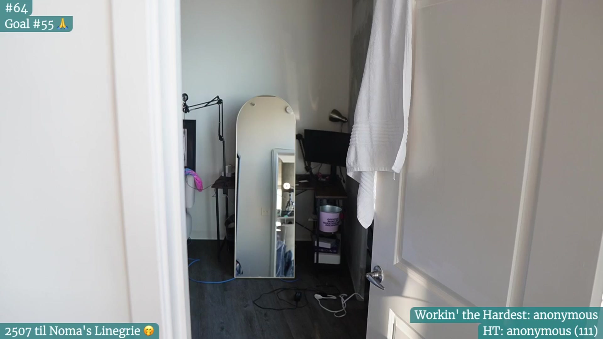 Gallery image thumbnail from Gia_Hill's myfreecams stream on, 09/19/2024, 22:53 image 6 of 20