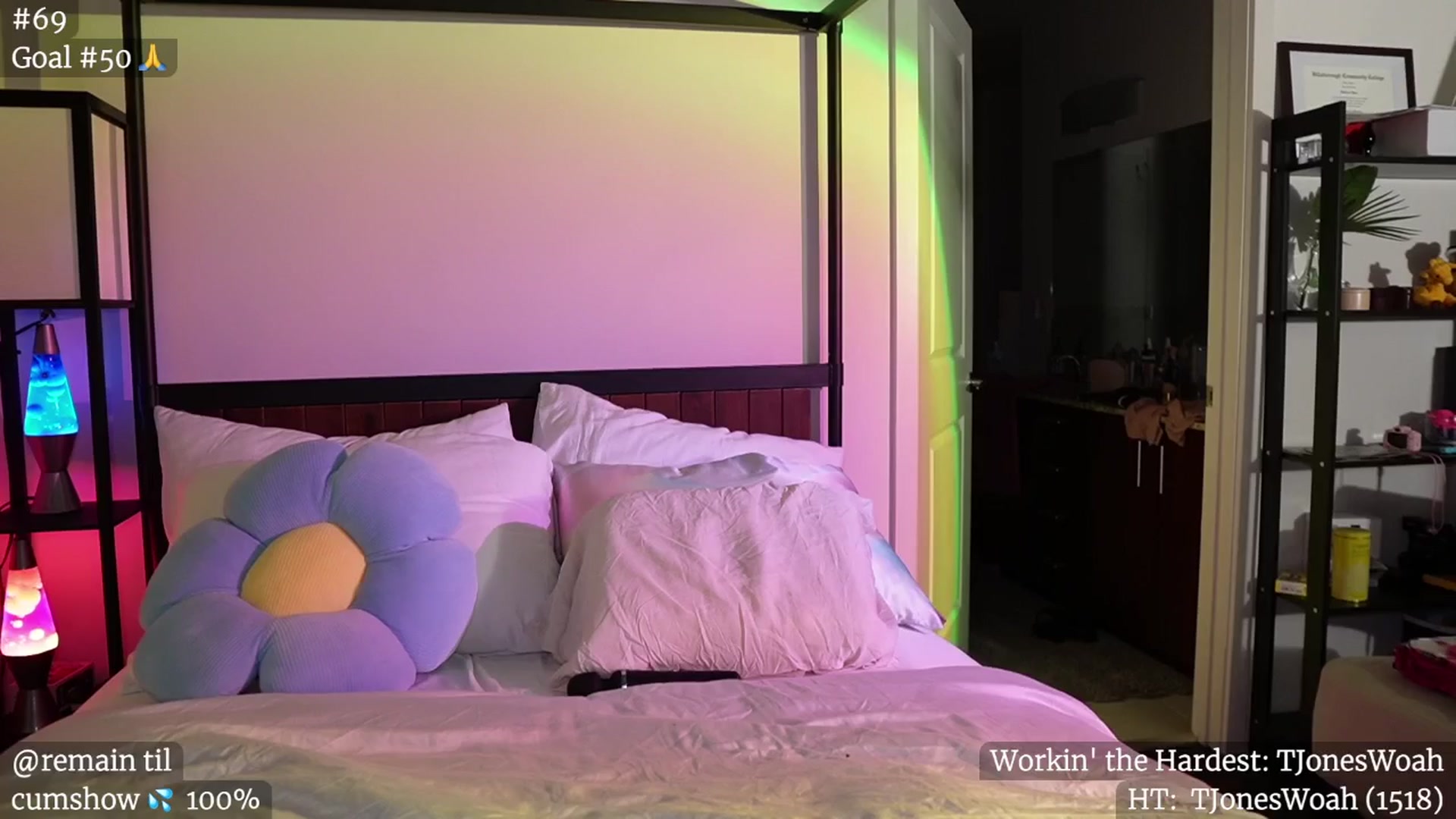 Gallery image thumbnail from Gia_Hill's myfreecams stream on, 10/20/2024, 04:34 image 20 of 20