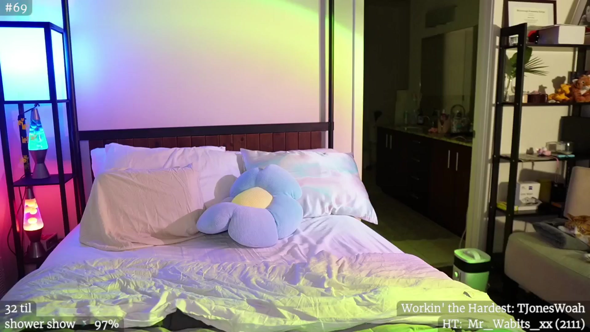 Gallery image thumbnail from Gia_Hill's myfreecams stream on, 11/27/2024, 02:46 image 18 of 20