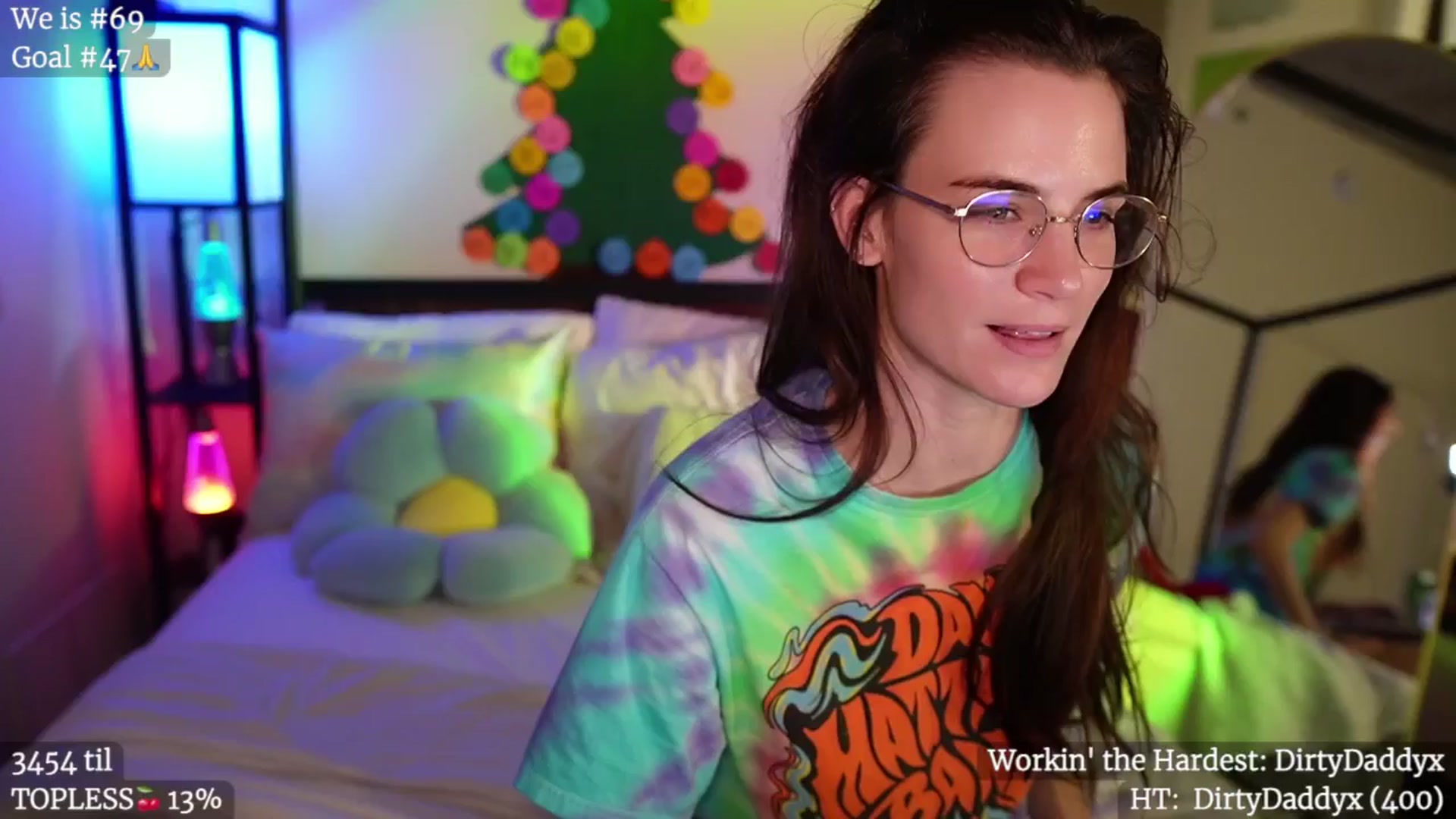Gallery image thumbnail from Gia_Hill's myfreecams stream on, 12/18/2024, 24:01 image 16 of 20