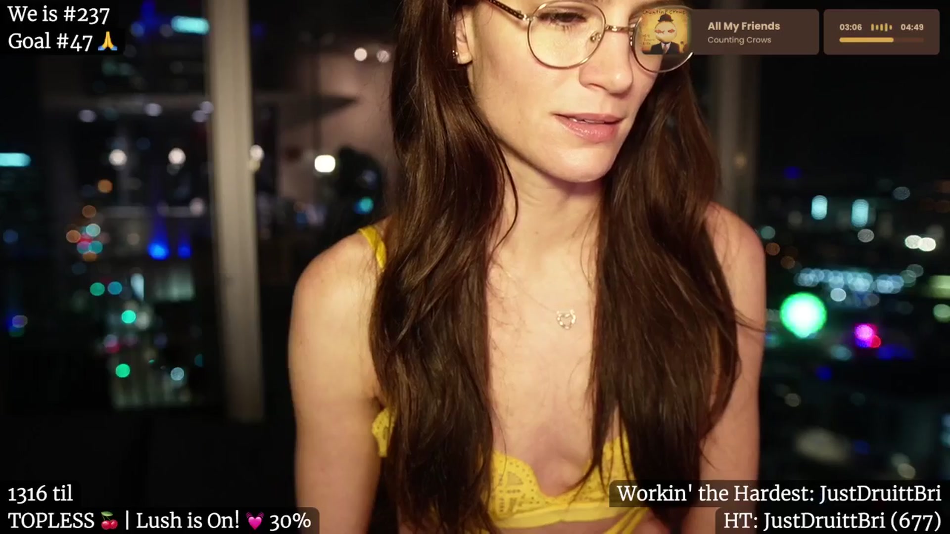 Gallery image thumbnail from Gia_Hill's myfreecams stream on, 02/03/2025, 02:20 image 15 of 20