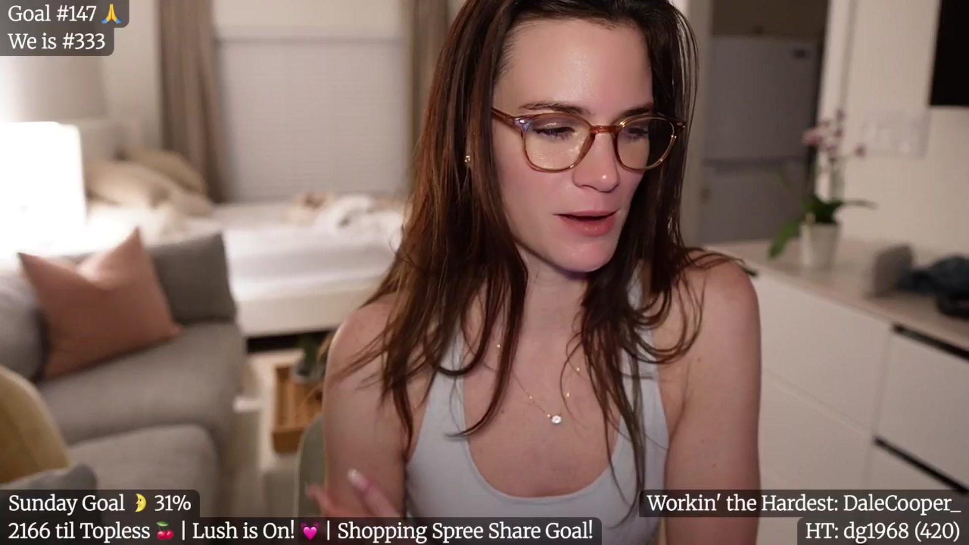 Gallery image thumbnail from Gia_Hill's myfreecams stream on, 04/14/2025, 03:37 image 9 of 20