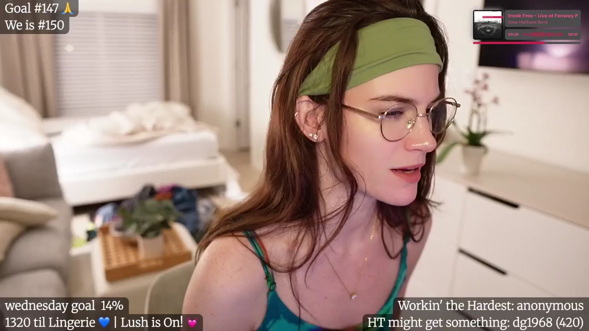 Gallery image thumbnail from Gia_Hill's myfreecams stream on, 04/17/2025, 02:07 image 12 of 20