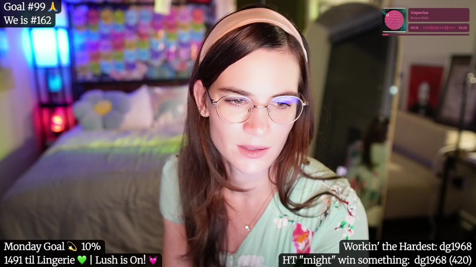 Gallery image thumbnail from Gia_Hill's myfreecams stream on, 05/13/2025, 03:23 image 14 of 20