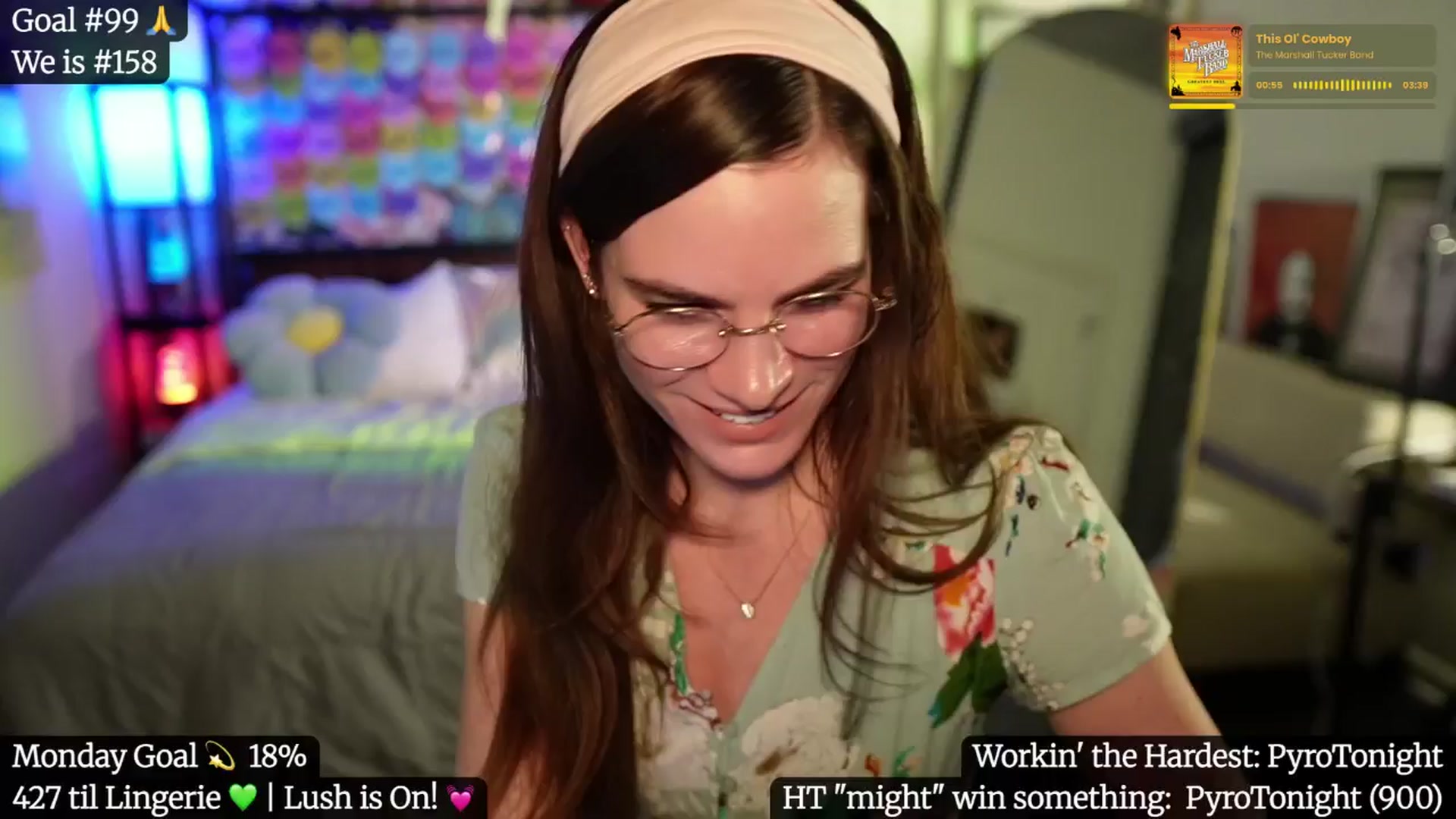 Gallery image thumbnail from Gia_Hill's myfreecams stream on, 05/13/2025, 03:23 image 17 of 20